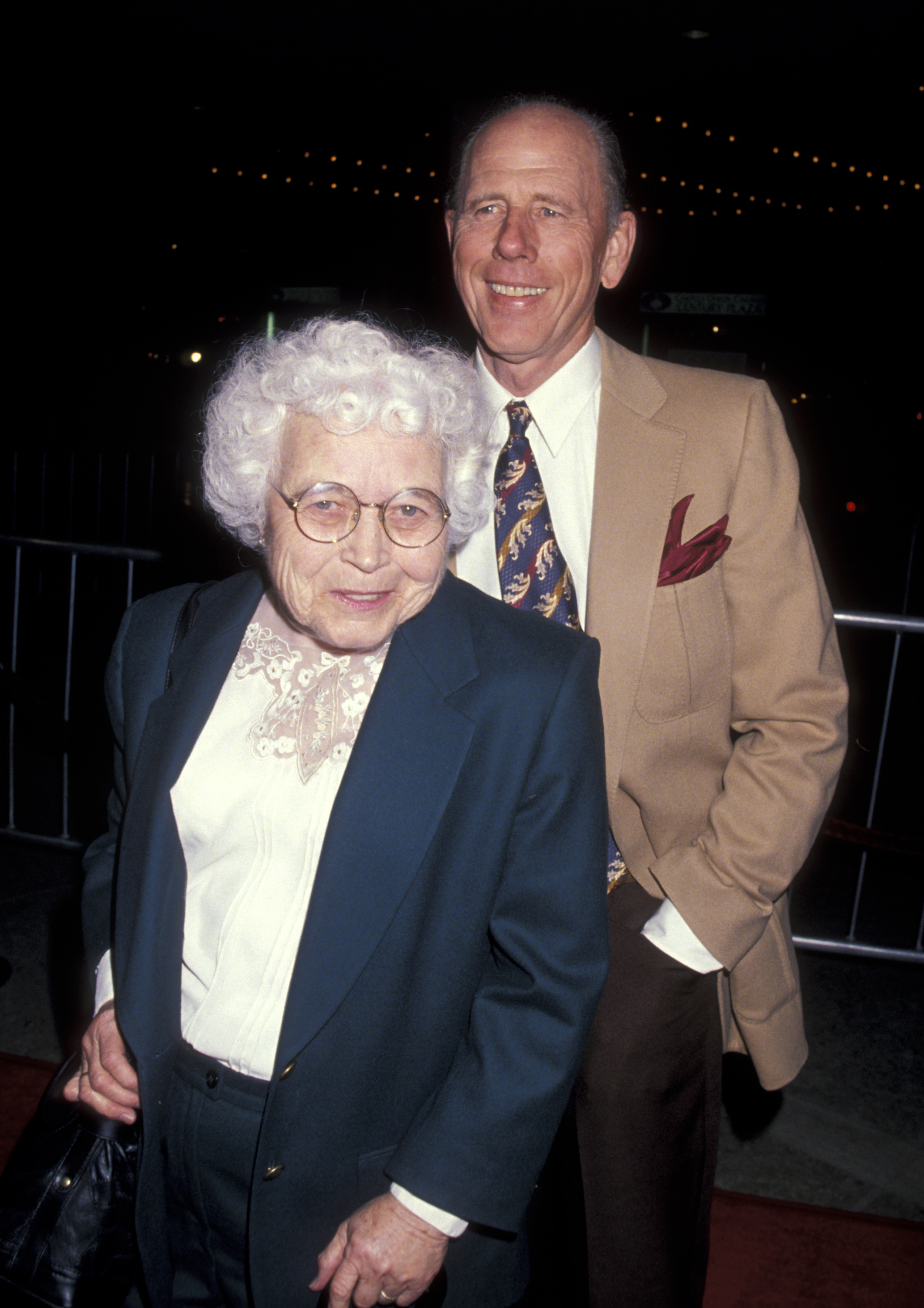 Ron Howard's parents, Jean Speegle Howard and Rance Howard, at the screening of "The Paper" in Century City, California on March 16, 1994 | Source: Getty Images