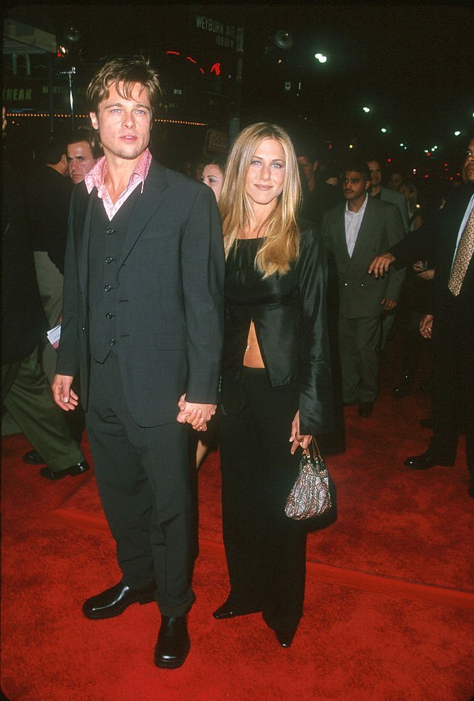 Jennifer Aniston et Brad Pitt durant la première de "Fight Club" à Los Angeles. l Source : Getty Images