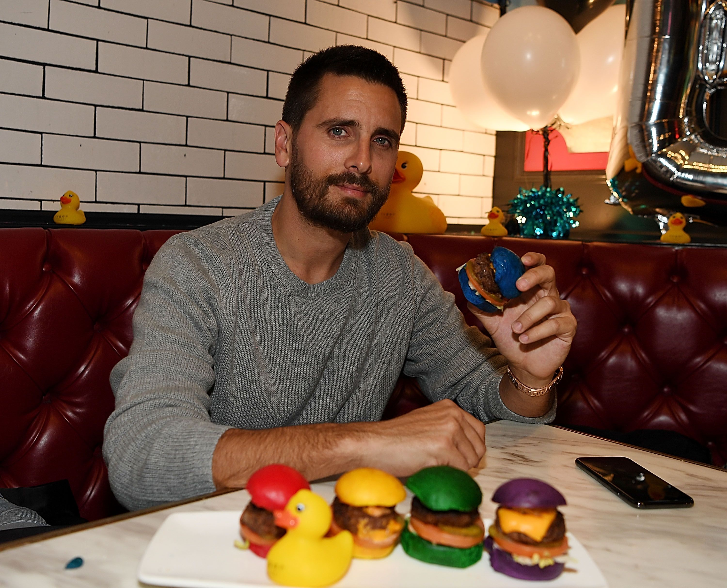 Scott Disick dines at Sugar Factory American Brasserie at Fashion Show Mall on January 4, 2019, in Las Vegas, Nevada | Photo: Denise Truscello/WireImage/Getty Images