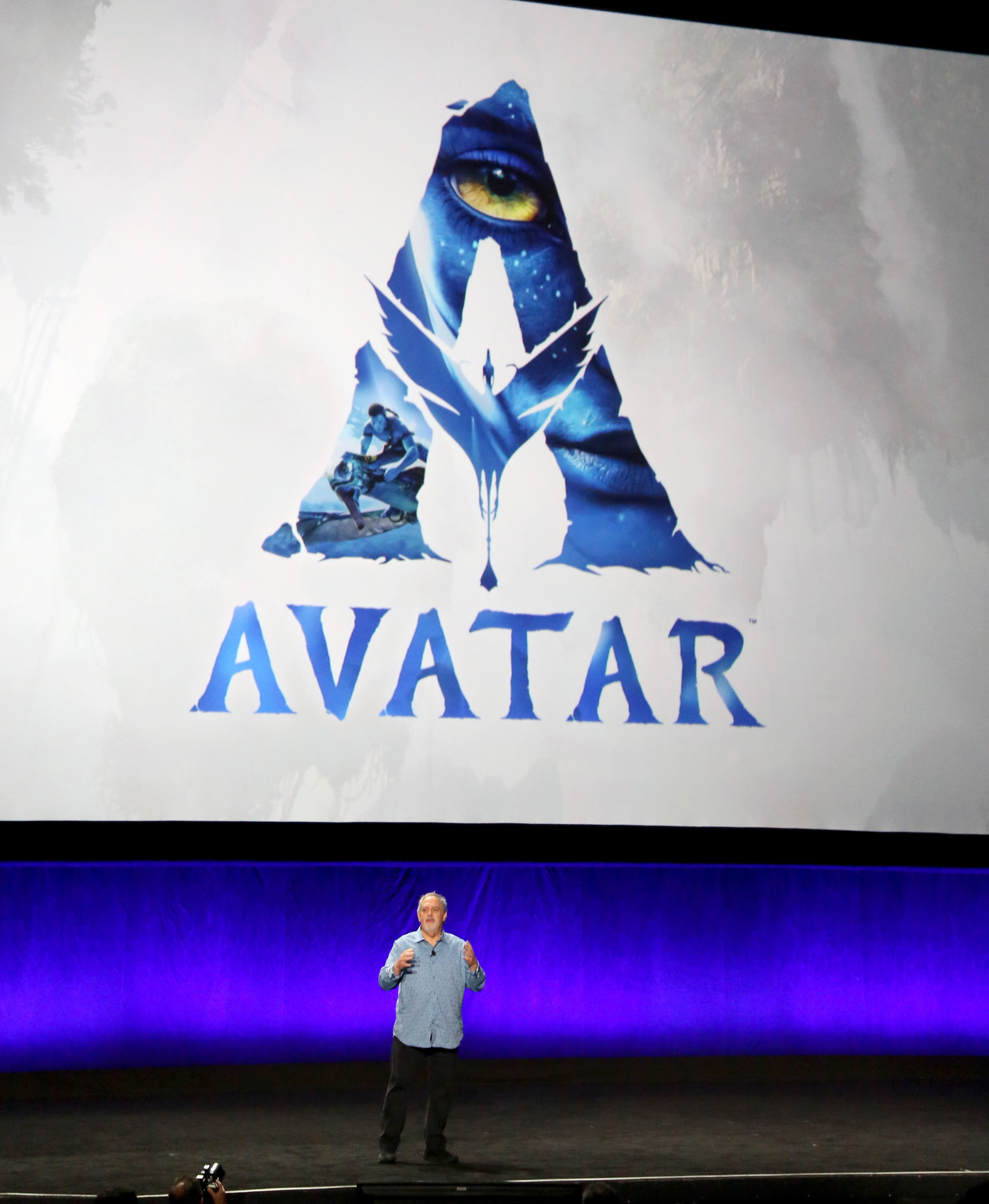 Producer Jon Landau speaking about "Avatar The Way of Water" at CinemaCon 2022 on April 27, 2022 | Source: Getty Images