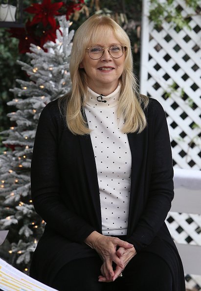 Shelley Long visits Hallmark's "Home & Family" at Universal Studios Hollywood on November 3, 2017 | Photo: Getty Images