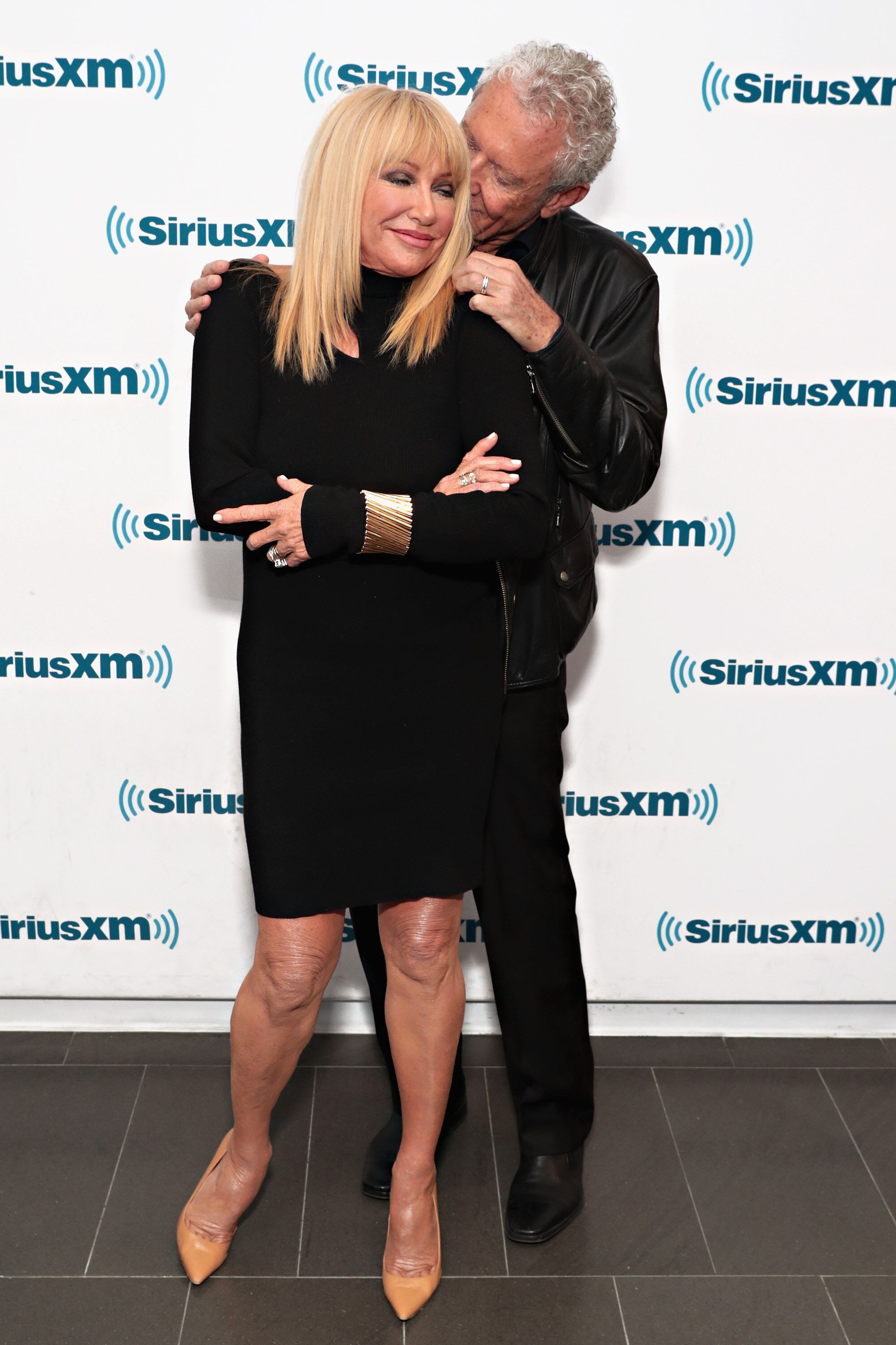 Suzanne Somers and husband Alan Hamel visit the SiriusXM Studios in 2017 | Source: Getty Images