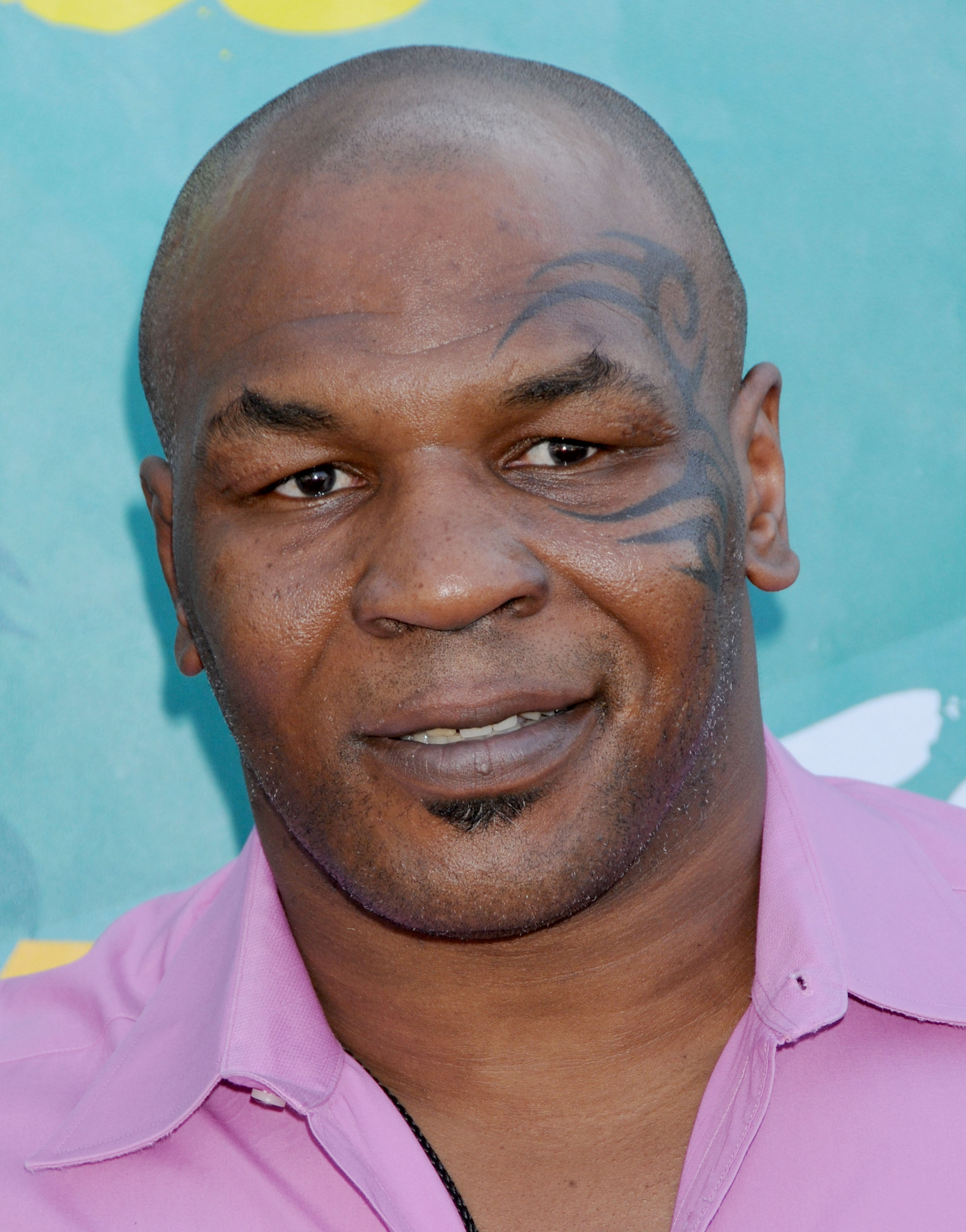 Mike Tyson arriving at The Teen Choice Awards 2009, which took place at the Universal Amphitheater in Universal City, California | Source: Getty Images