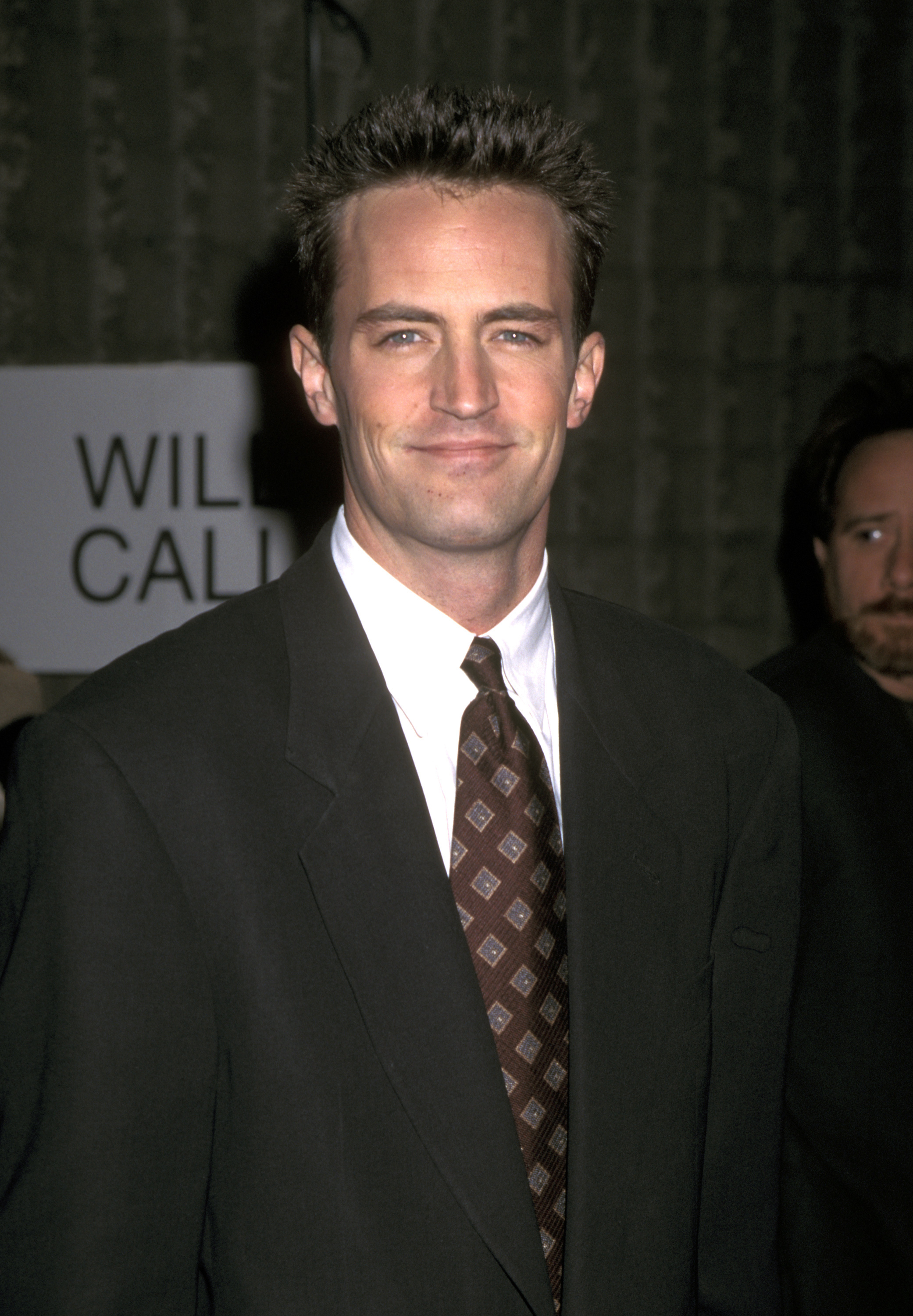 Matthew Perry at the Los Angeles premiere of "Scream," 1996 | Source: Getty Images