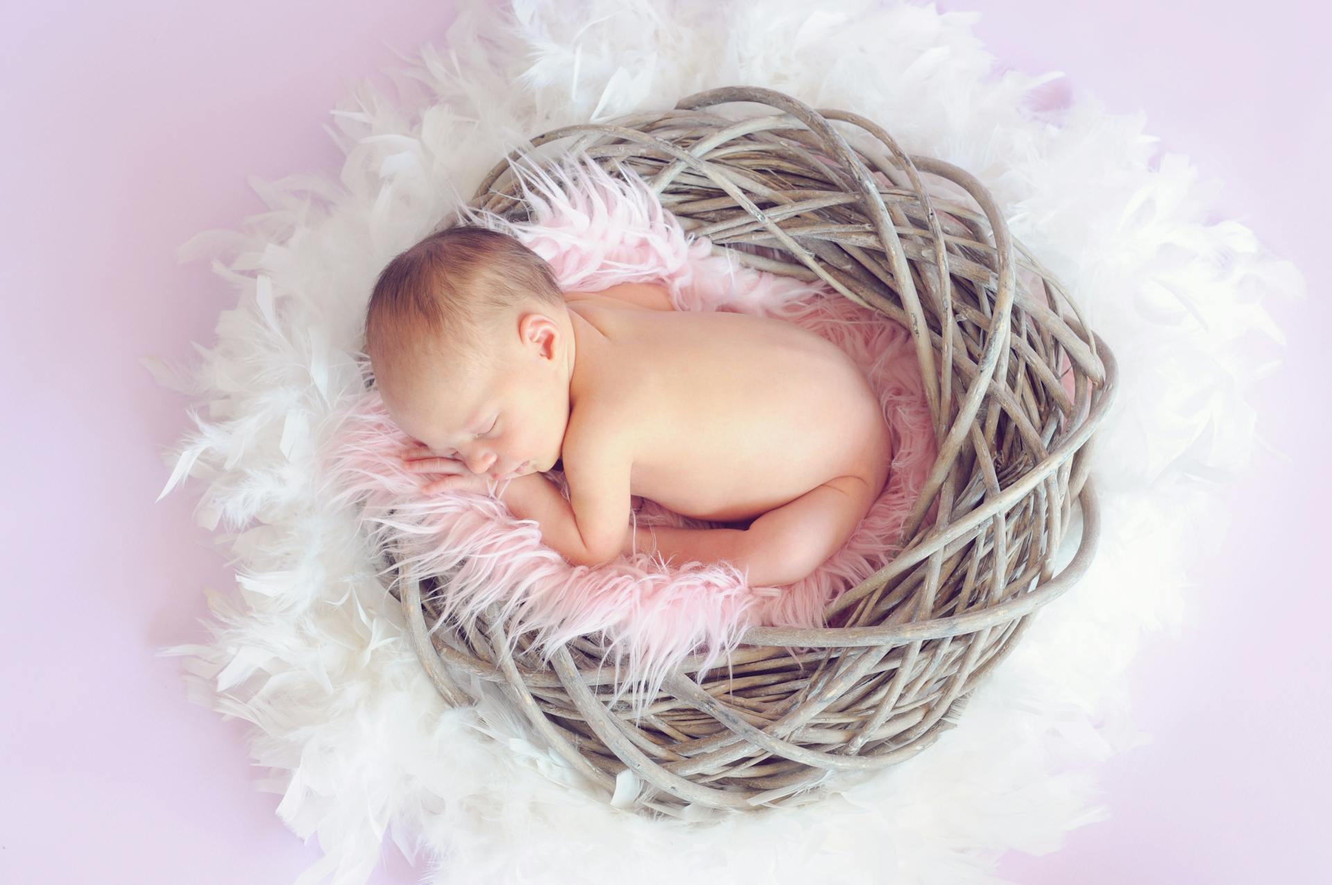 A newborn baby girl | Source: Pexels