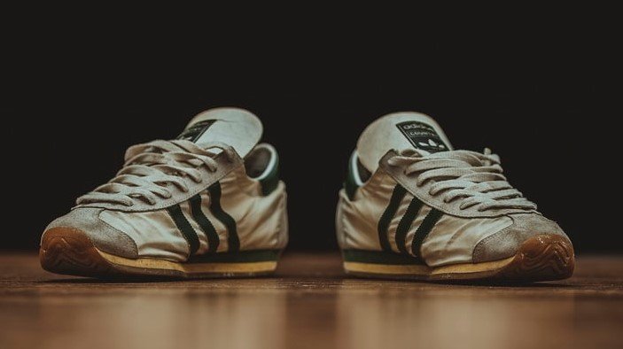 Old sneakers | Source: Unsplash