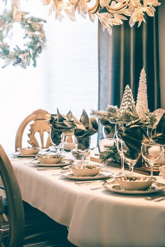 Un repas de noël. | Photo : Unsplash