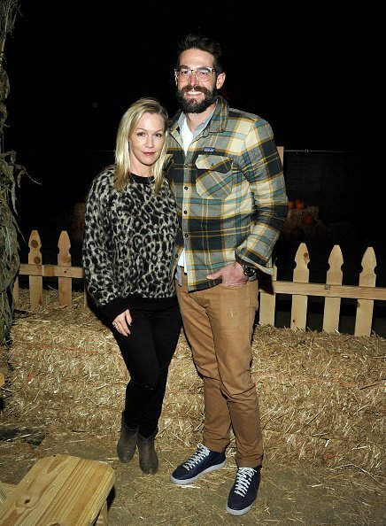 Jennie Garth and Dave Abrams attend the Nights of the Jack launch at King Gillette Ranch on October 10, 2018, in Calabasas, California. | Source: Getty Images.