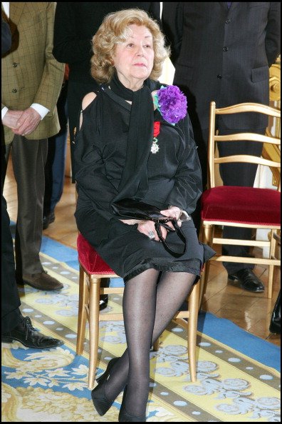 Suzy Delair - Suzy Declair est faite Officier de l'Ordre National de la Légion d'Honneur au ministère de la culture à Paris. | Photo : Getty Images Suzy Delair - Suzy Declair est faite Officier de l'Ordre National de la Légion d'Honneur au ministère de la culture à Paris. | Photo : Getty Images