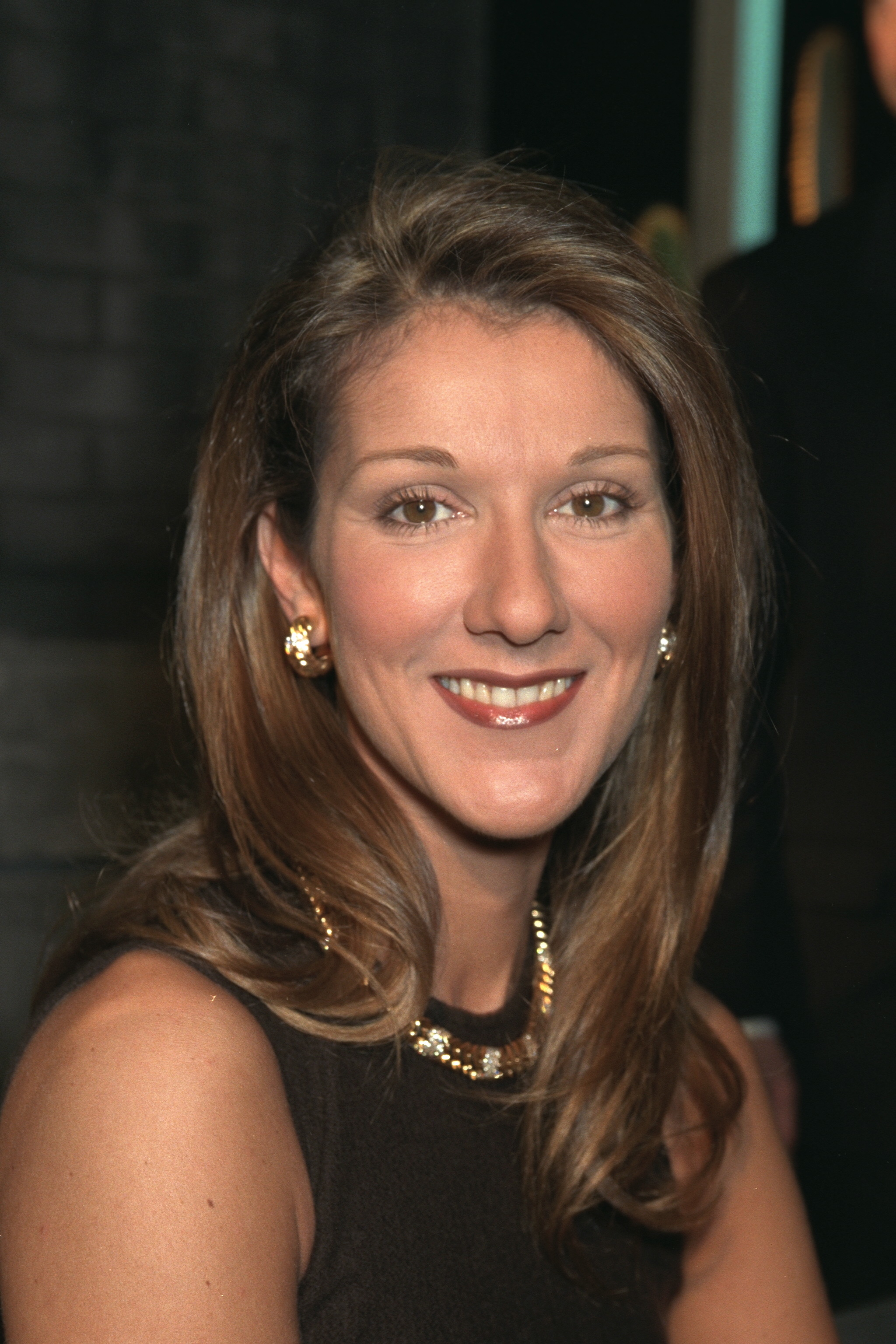 Céline Dion at the Prêt à Porter Fashion Show in 1999. | Source: Getty Images