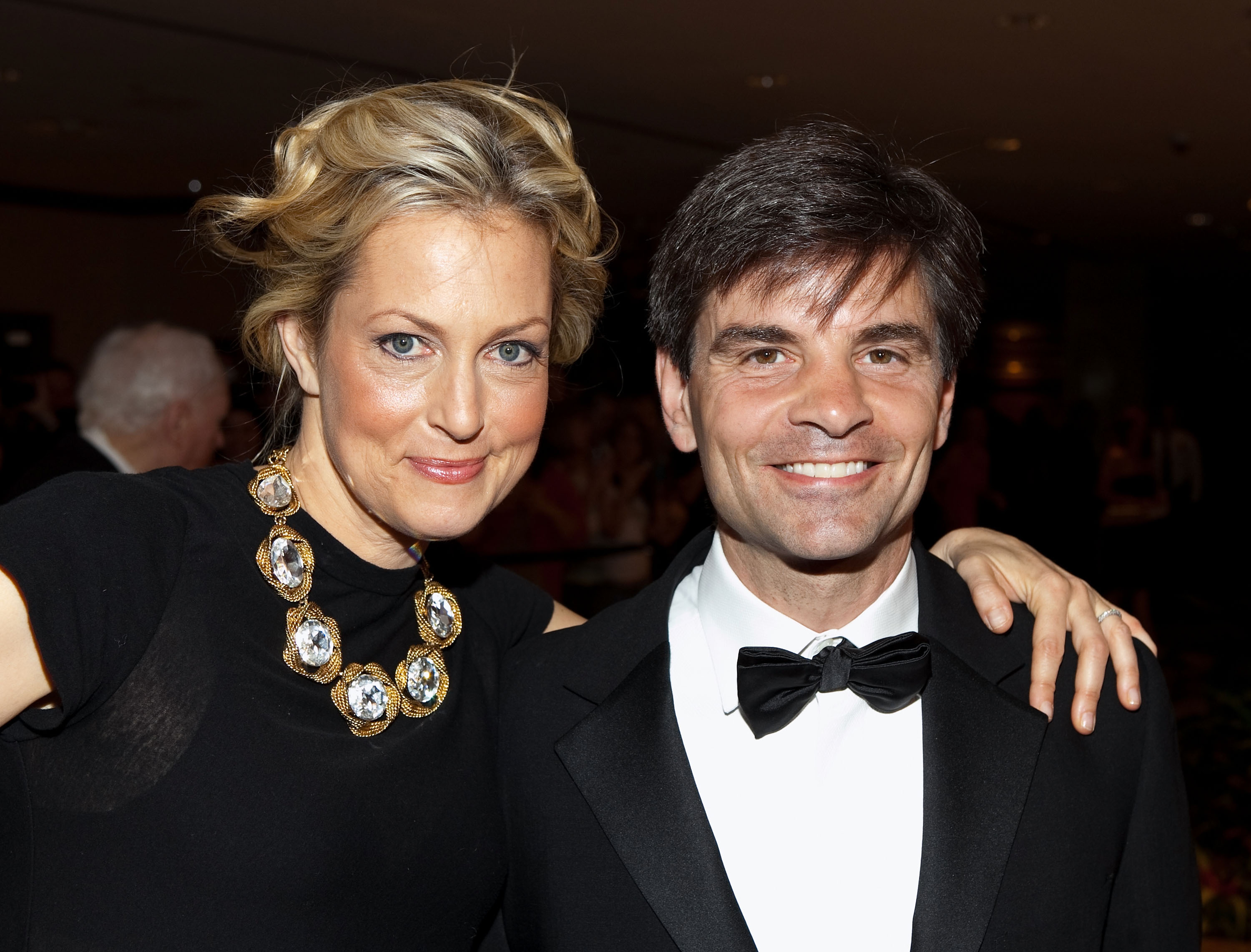 Ali Wentworth and George Stephanopoulos arrive at the White House Correspondents' Association Dinner in Washington, DC, on May 9, 2009. | Source: Getty Images