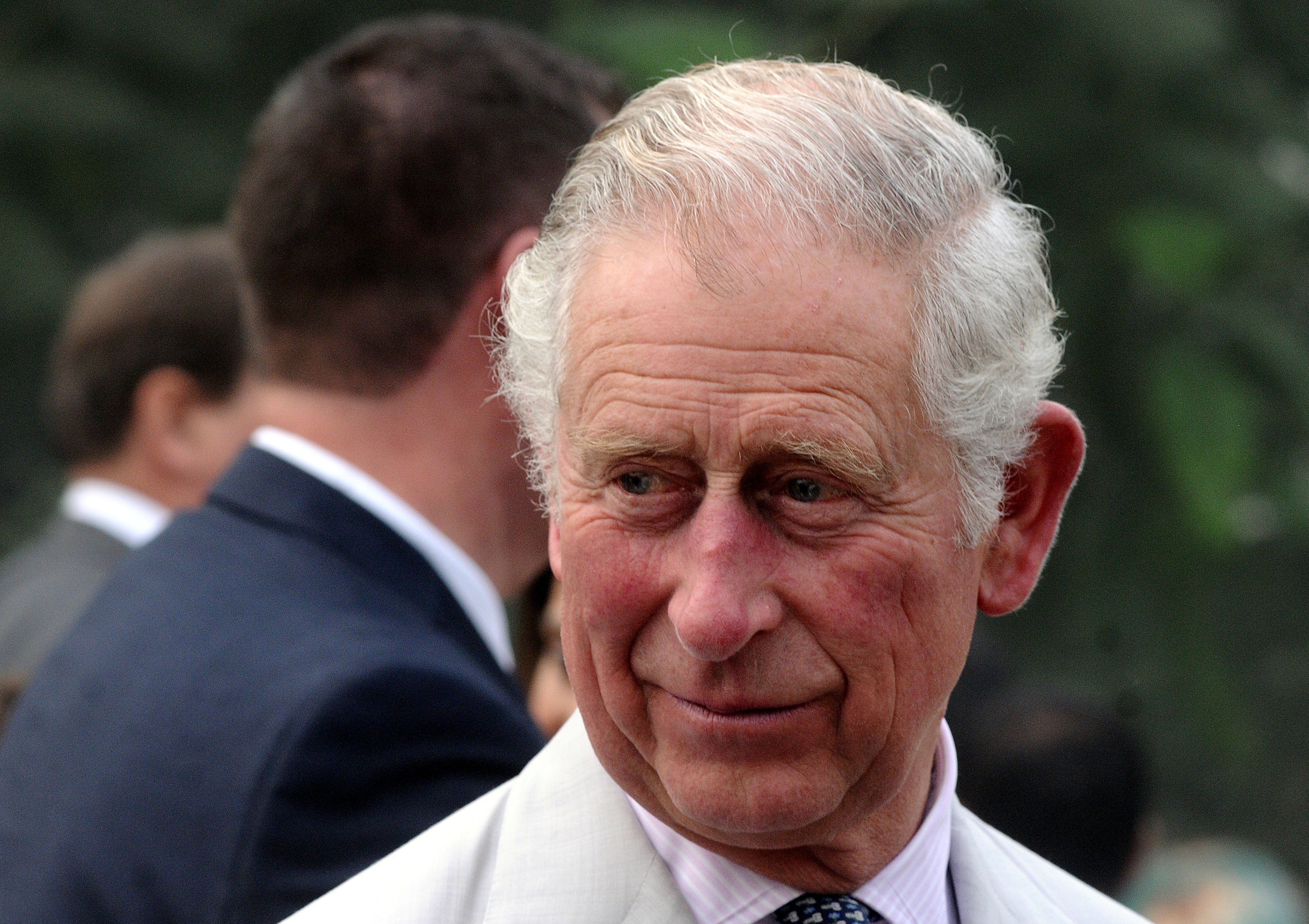 Una foto de archivo fechada el 8 de noviembre de 2017 muestra al Príncipe de Gales, Charles asiste al evento benéfico Elephant Family celebrado en la residencia del Alto Comisionado británico en Nueva Delhi, India, en Nueva Delhi, India. El Príncipe Carlos, el próximo en la línea del trono británico, dio positivo por coronavirus. | Foto: Getty Images Una foto de archivo fechada el 8 de noviembre de 2017 muestra al Príncipe de Gales, Charles asiste al evento benéfico Elephant Family celebrado en la residencia del Alto Comisionado británico en Nueva Delhi, India, en Nueva Delhi, India. El Príncipe Carlos, el próximo en la línea del trono británico, dio positivo por coronavirus. | Foto: Getty Images