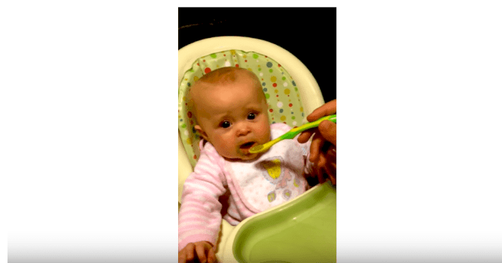 Bébé de six mois. | Photo: Youtube/Jomantgixxer