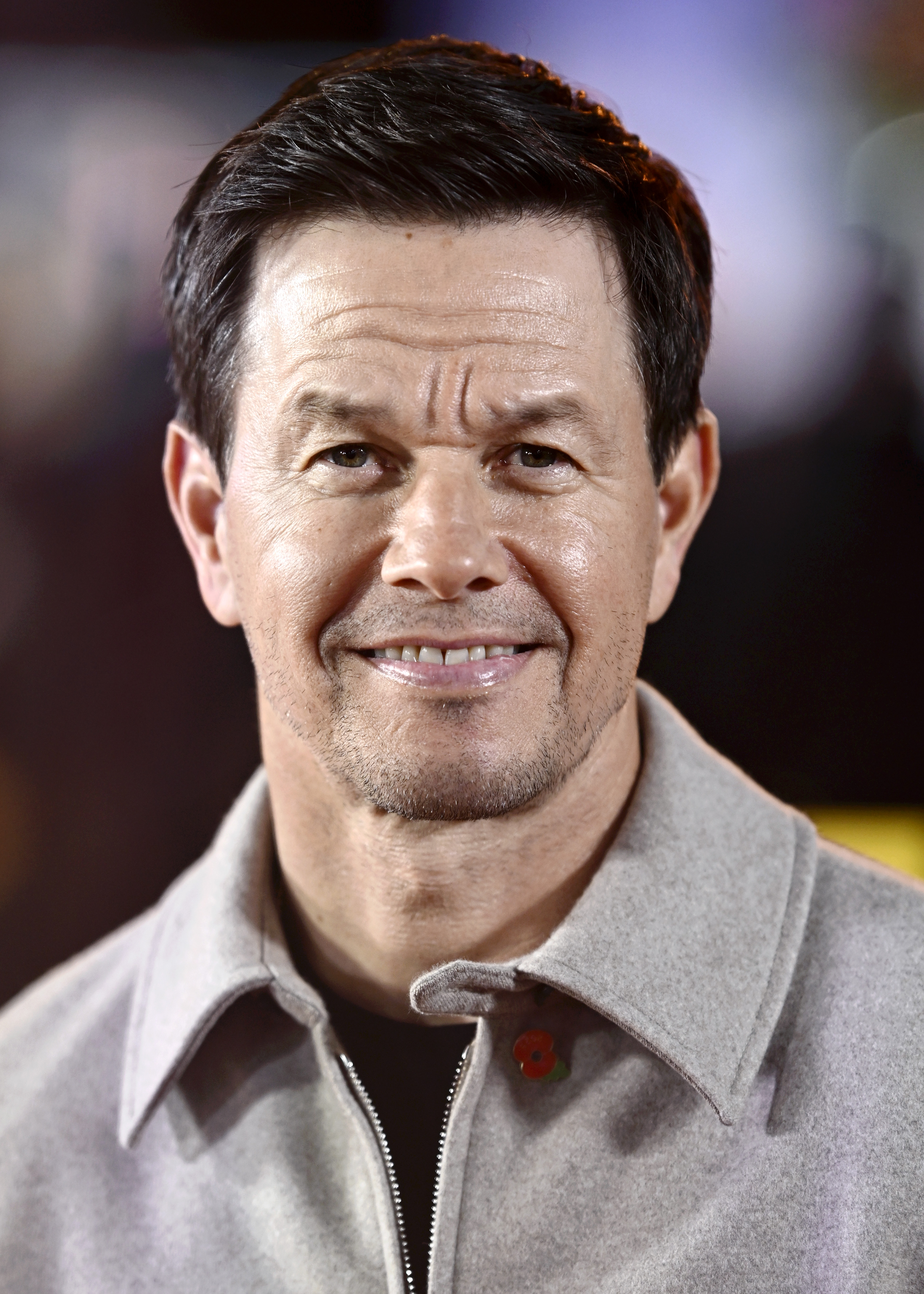 Wahlberg has since returned to the conventional hairstyle followers know, confirming that the viral look belonged to a specific chapter of his career. Still, the resurfaced footage proved that one daring movie transformation could remain unforgettable long after filming ended.