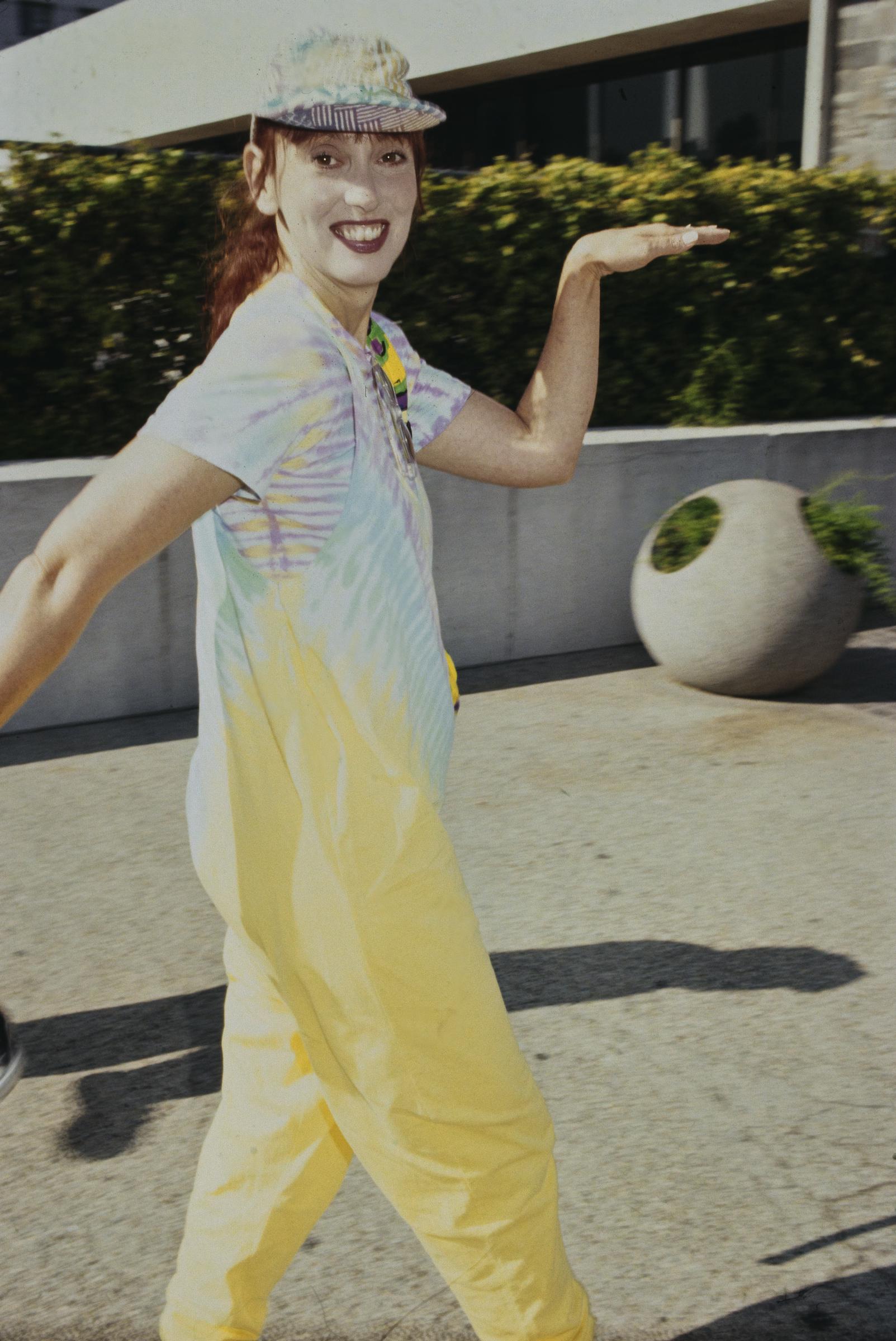 Shelley Duvall doing the "walk like an Egyptian" dance circa 1990s. | Source: Getty Images