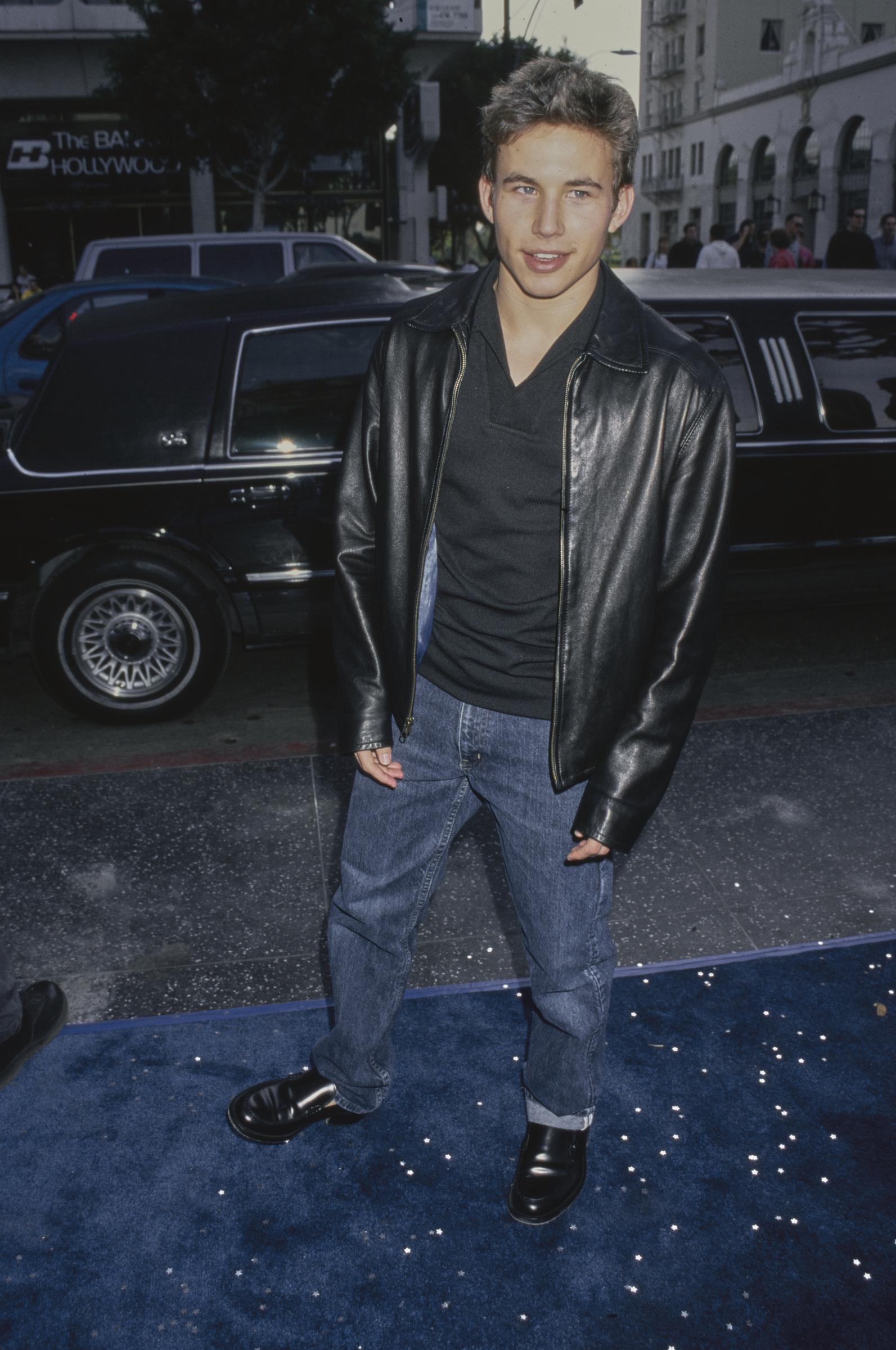 Jonathan Taylor Thomas attends the Hollywood premiere of "Galaxy Quest" on December 19, 1999 | Source: Getty Images