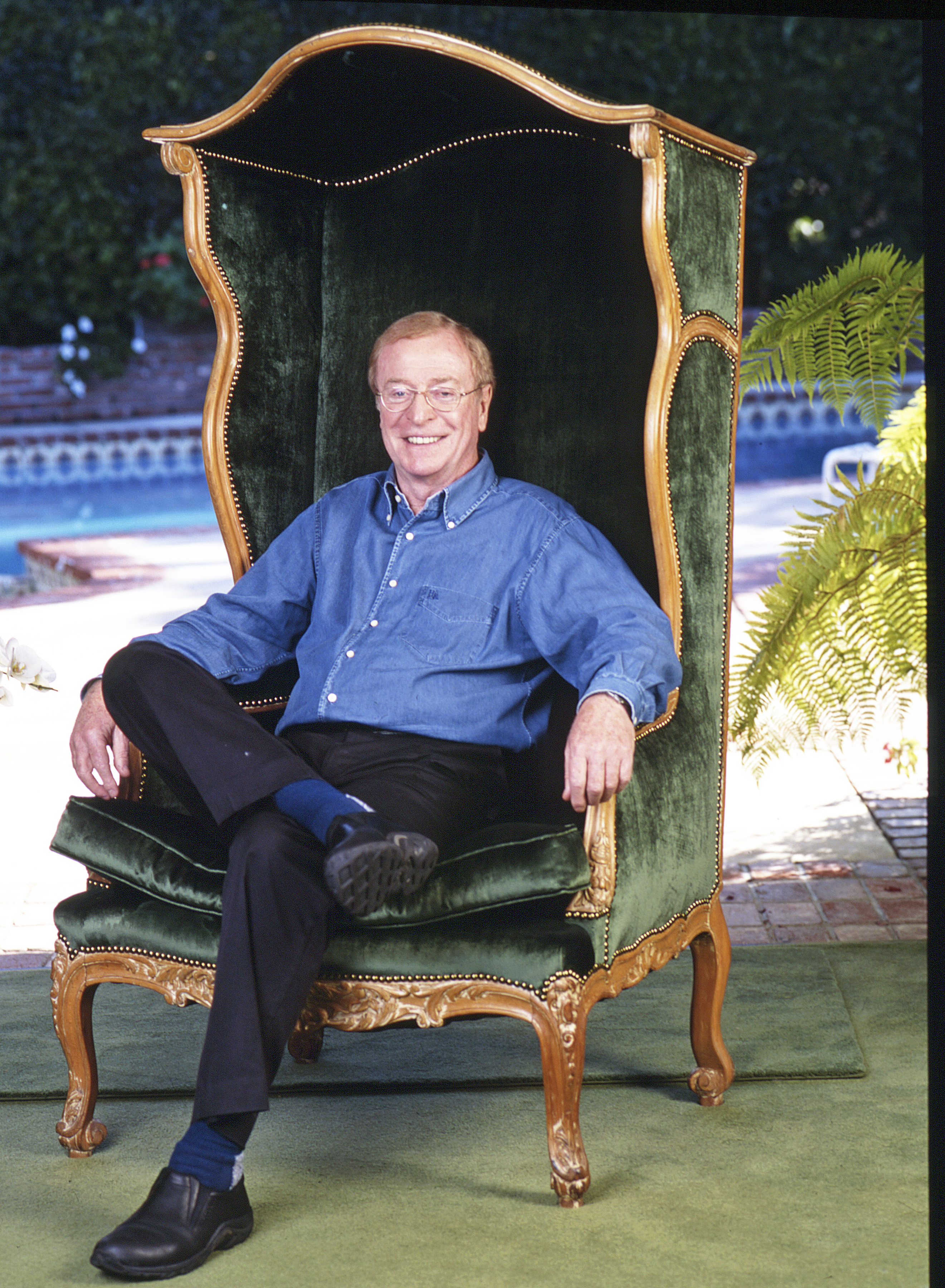 Michael Caine at home on December 1, 1992 in Beverly Hills, California | Source: Getty Images