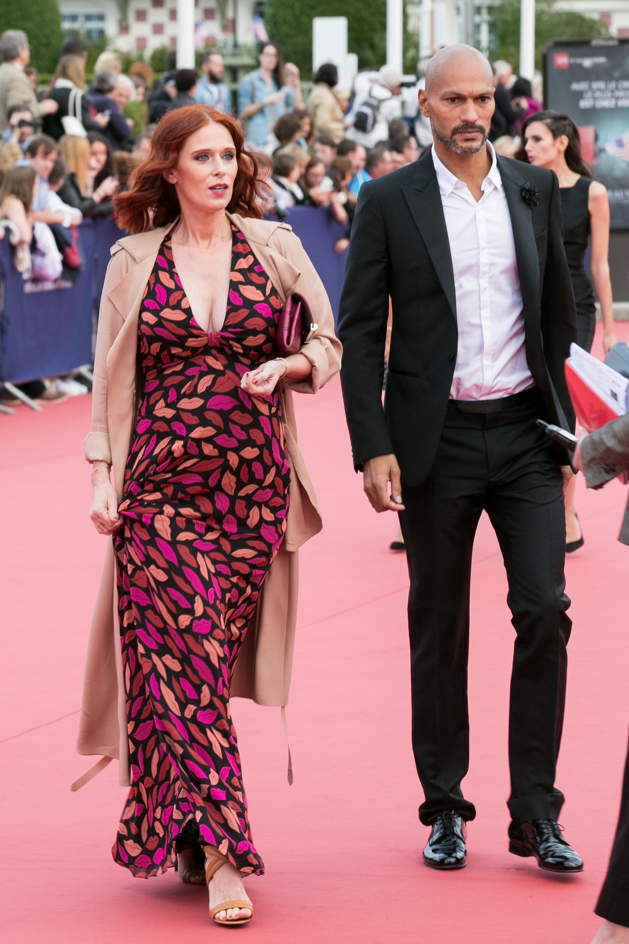 L'actrice Audrey Fleurot et Djibril Glissant arrivent pour assister à la cérémonie d'ouverture du 41e Festival du cinéma américain de Deauville, le 4 septembre 2015 à Deauville, en France. | Photo : Getty Images