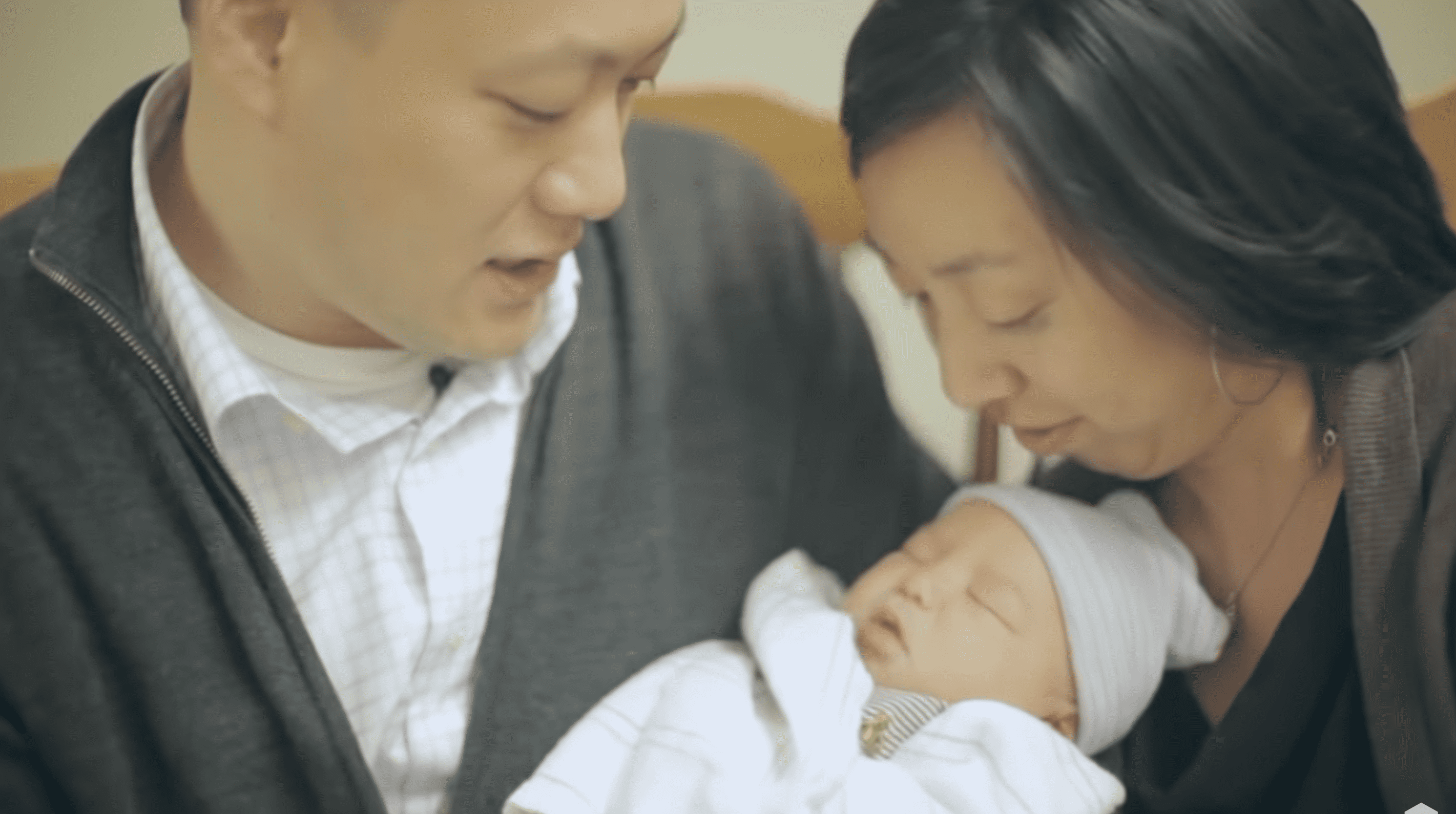 The heart-touching moments when the Chen family held their son in the hospital. | Photo: YouTube.com/The Austin Stone