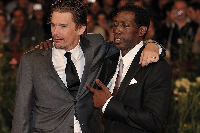 Ethan Hawke and Wesley Snipes, 2009. | Source: Wikimedia Commons