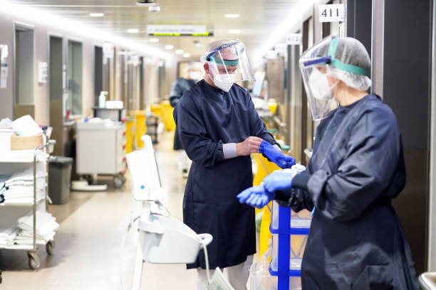 Un duo de médecin | Photo : Getty Images