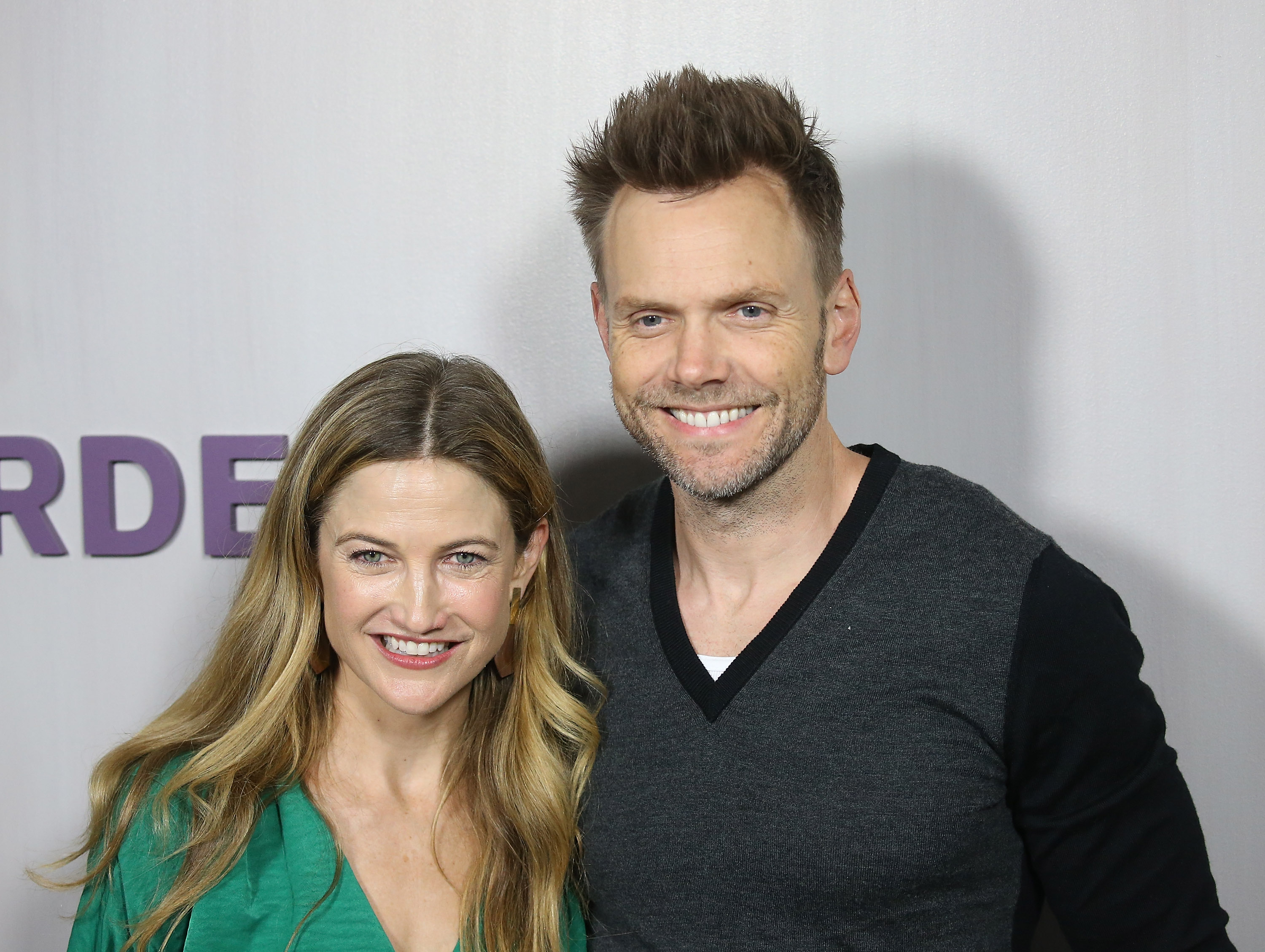 Sarah Williams and Joel McHale attend the 2018 Hammer Museum Gala In The Garden held on October 14, 2018, in Los Angeles, California. | Source: Getty Images