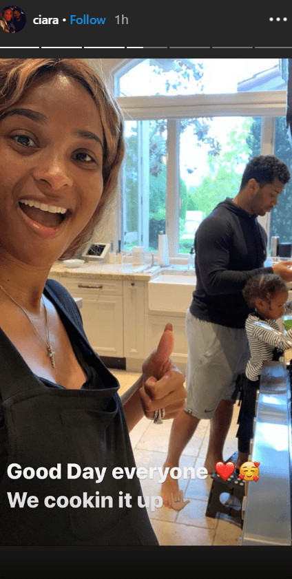 Ciara, Russell Wilson and young Future cooking and bonding in the kitchen | Photo: Instagram/Ciara