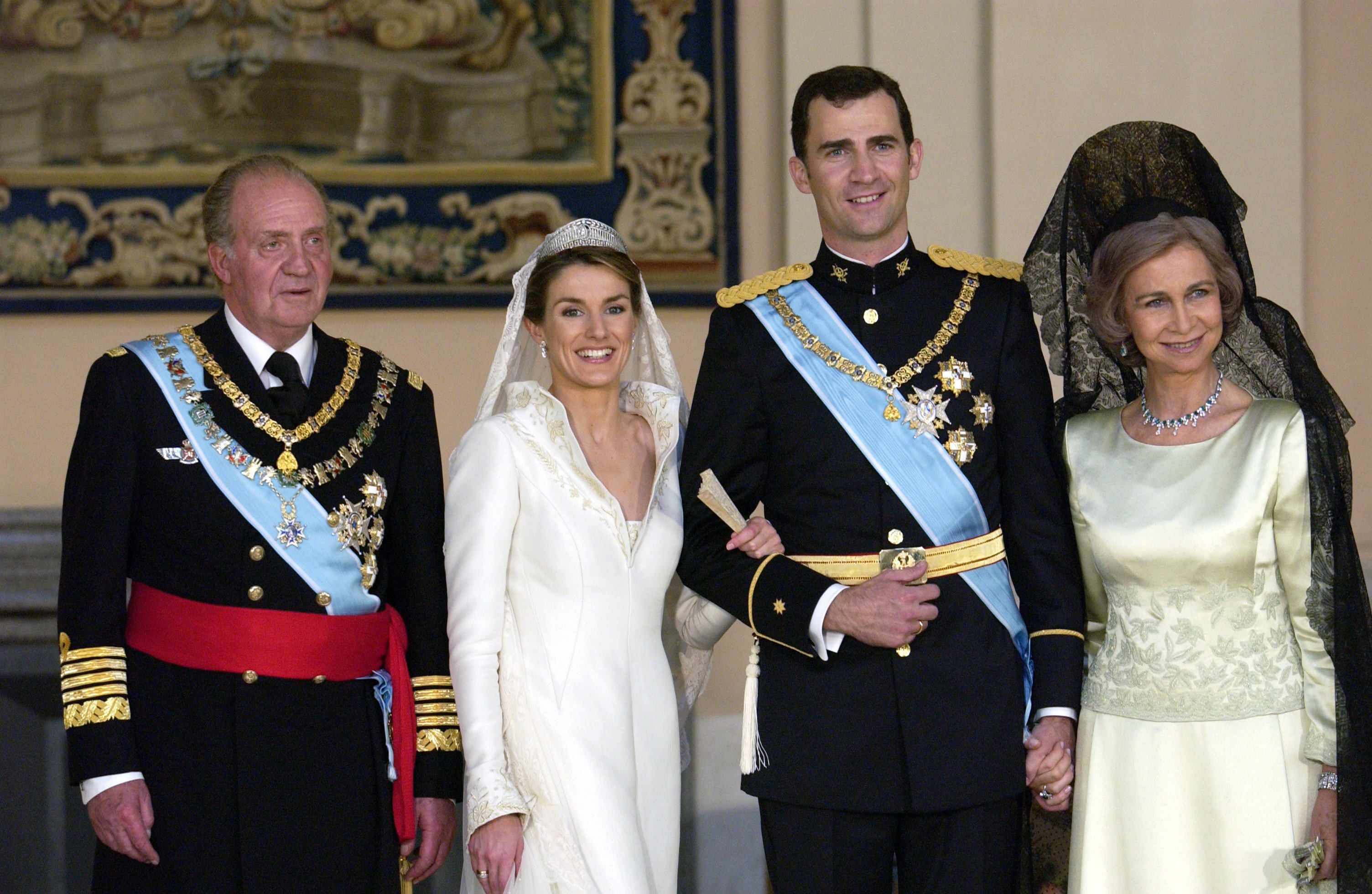 Crown Prince Felipe of Spain pictured with his bride Crown Princess Letizia and his parents King Juan Carlos of Spain and Queen Sofia in the Royal Palace. / Source: Getty Images