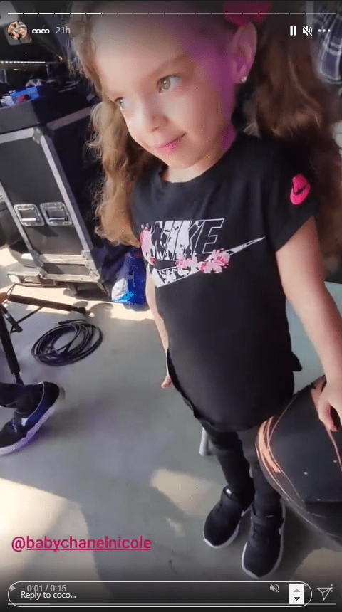 Ice T's daughter Chanel Nicole on stage during a concert. | Photo: Instagram/coco