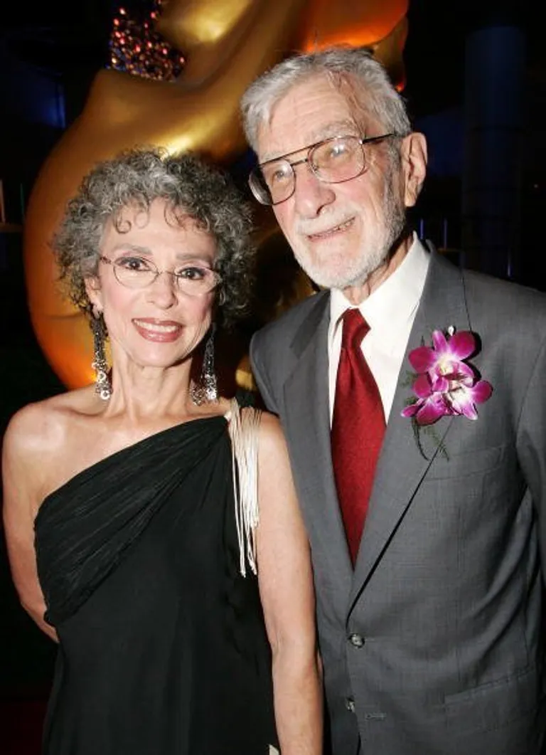 Rita Moreno and husband Leonard Gordon at Siam Paragon Festival Venue on February 17, 2006 in Bangkok. | Photo: Getty Images