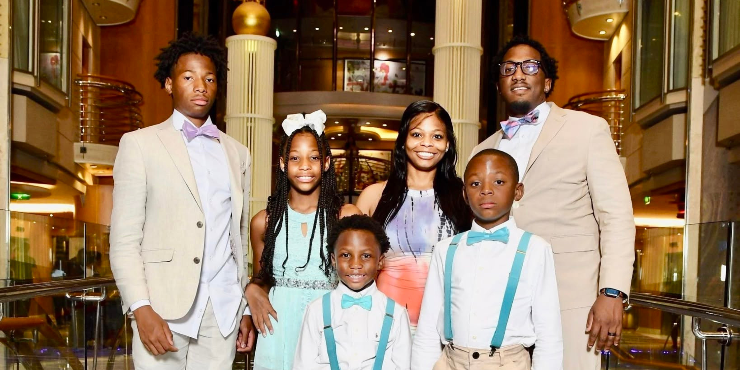 Karmelo Anthony, his parents, Kala and Drew Anthony, and his siblings. | Source: Facebook/Drew Anthony