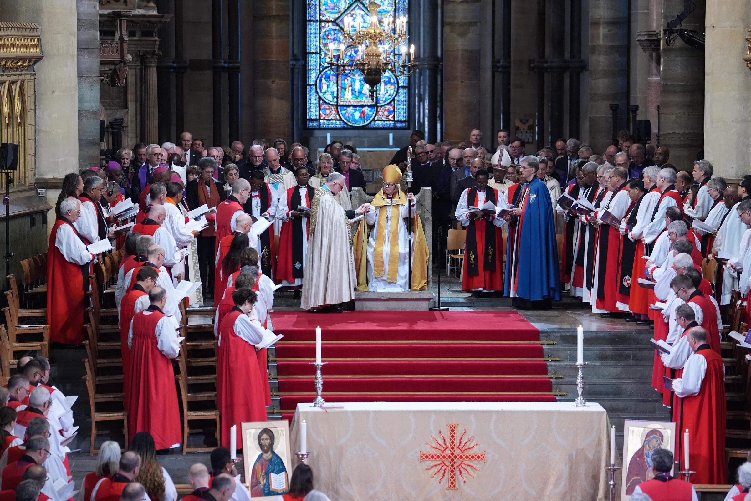 A sea of red and white robes lined the nave of Canterbury Cathedral as Mullally stood at its heart on 25 March 2026, the ancient space filled with clergy from across the Anglican Communion gathered to witness a moment the Church had never seen in nearly 15 hundred years of history.