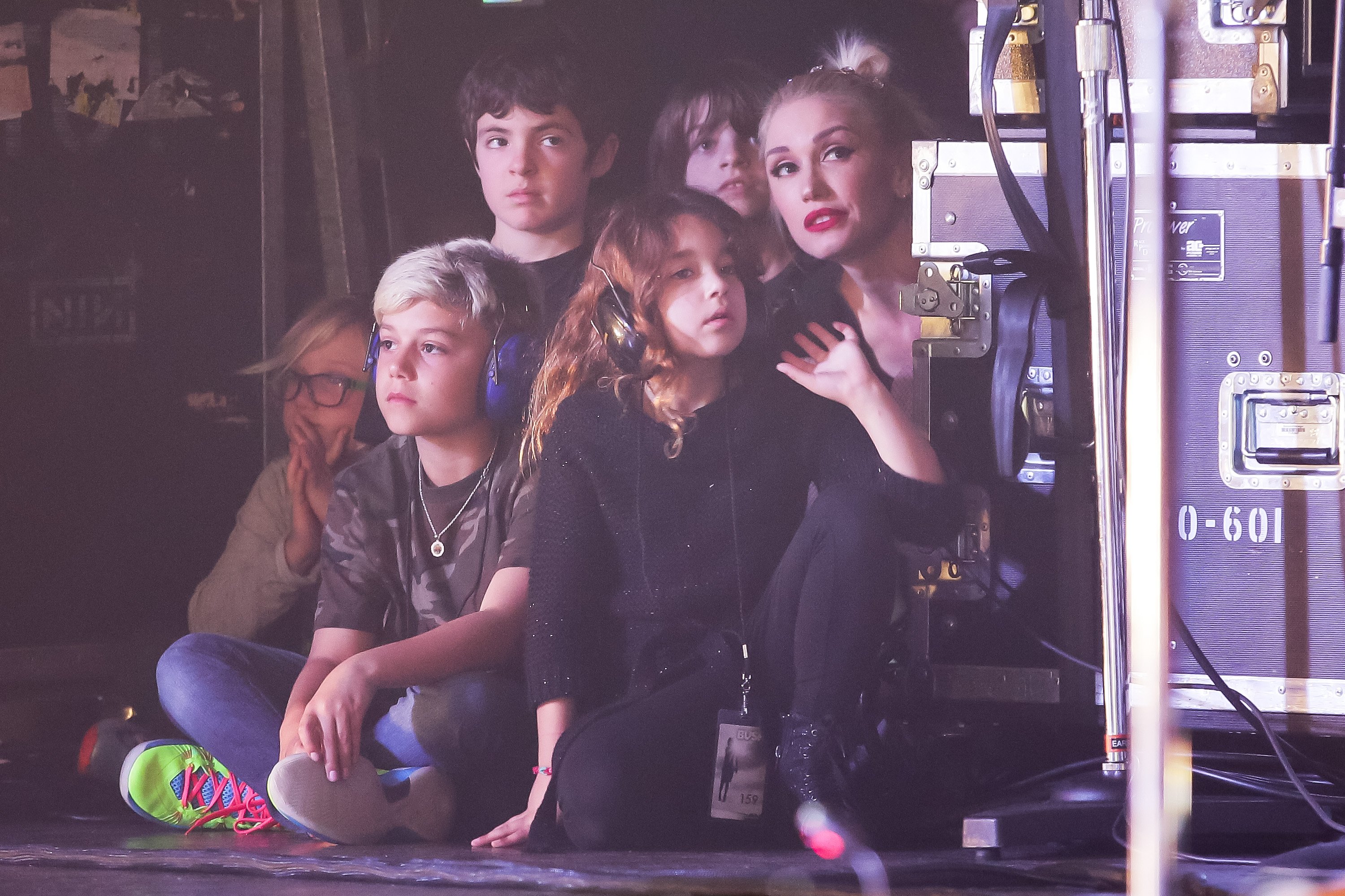 Gwen Stefani and her children at The Wiltern on January 31, 2015 in Los Angeles, California | Source: Getty Images