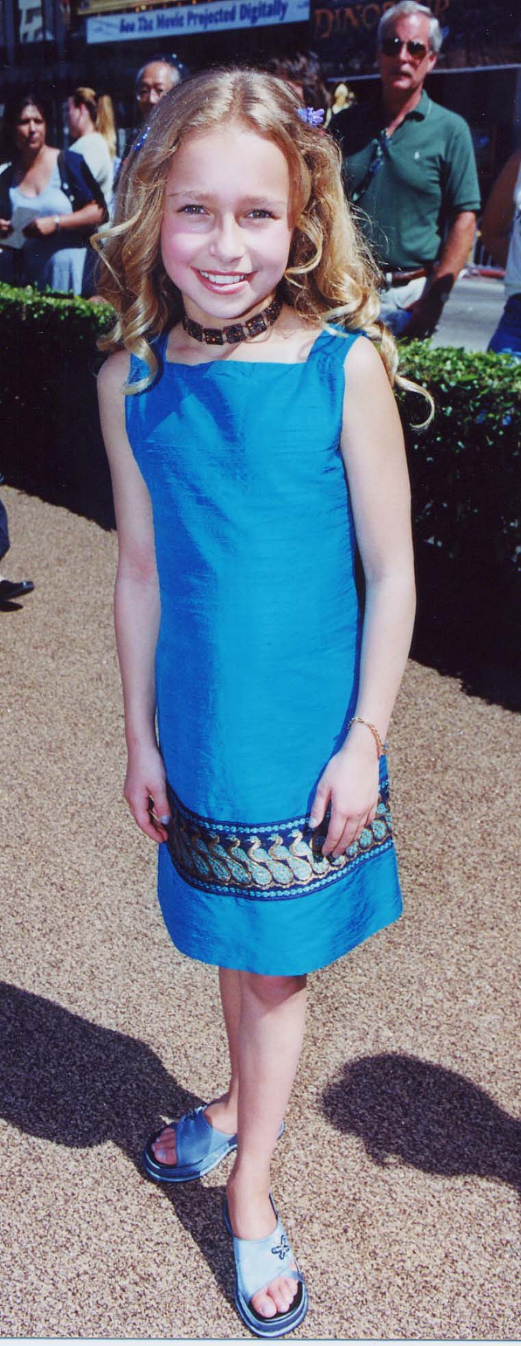 The actress attends Disney's "Dinosaur" premiere in 2000 | Source: Getty Images