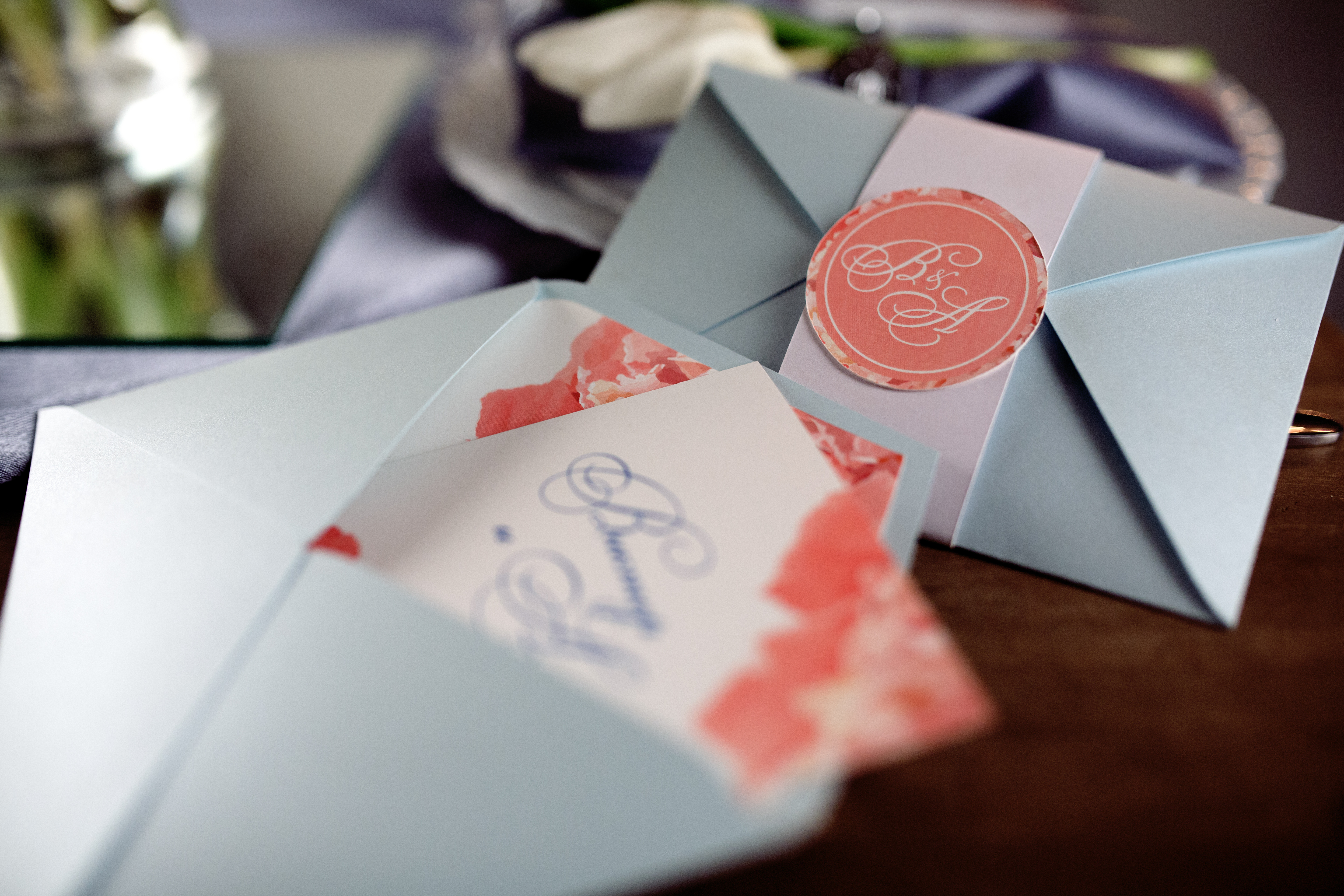 Envelopes containing wedding invitations | Source: Shutterstock