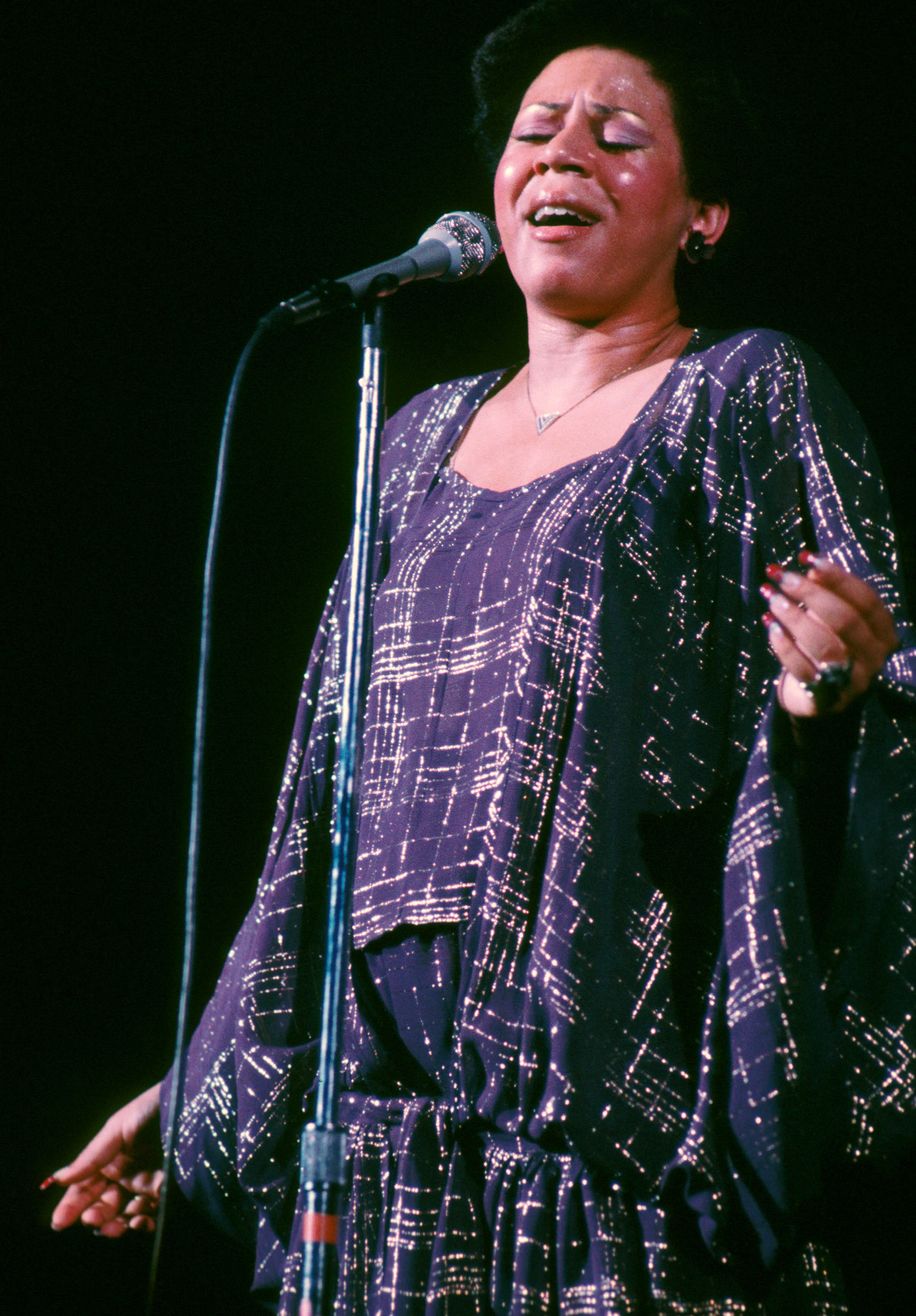 Minnie Riperton performing on stage circa 1977 in New York | Source: Getty Images