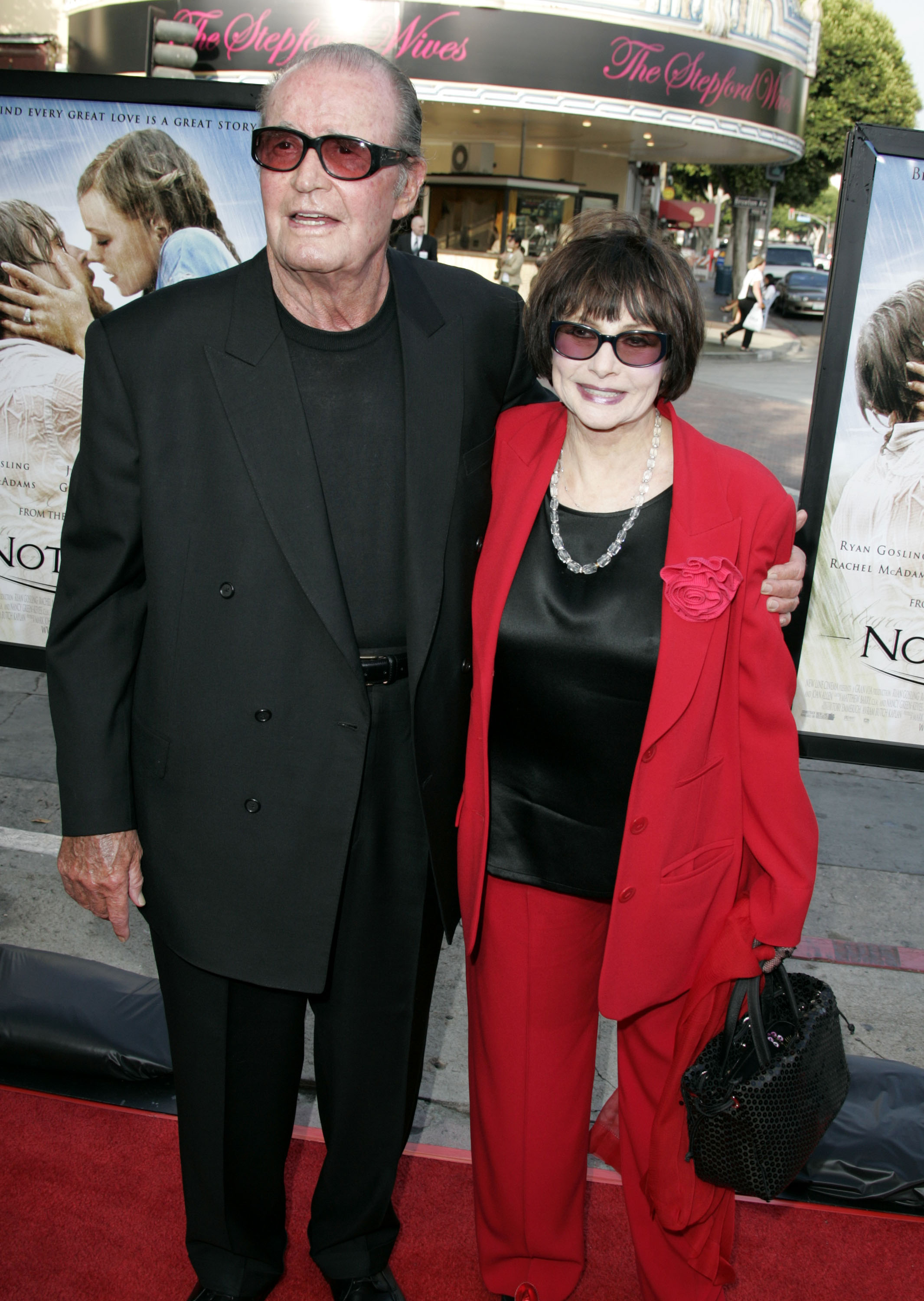 James Garner and wife Lois at Mann Village Theatre in Westwood, California, on June 21, 2004 | Source: Getty Images