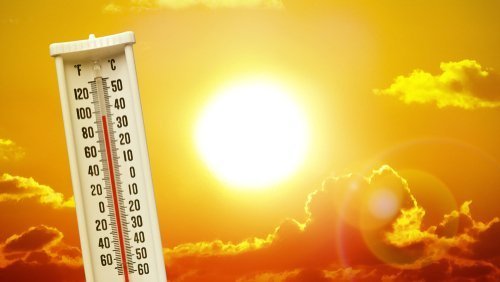 Hot weather warning with thermometer. | Source: Shutterstock.