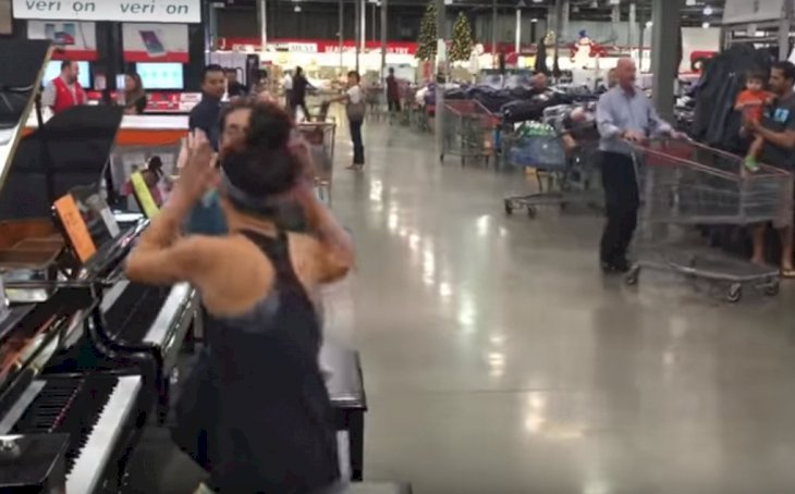 Source: YouTube/ Costco Piano Girl