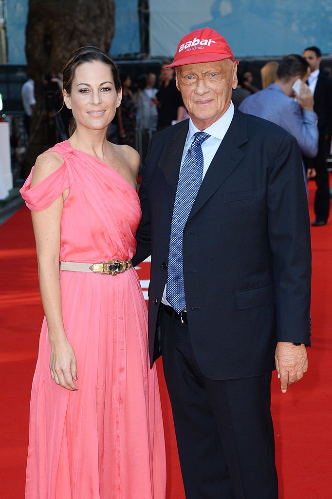 Niki Lauda et Birgit Lauda à l'avant première de "Rush" le 2 septembre 2013 à Londres, en Angleterre. Niki Lauda et Birgit Lauda à l'avant première de "Rush" le 2 septembre 2013 à Londres, en Angleterre.