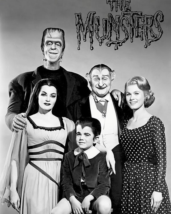 Herman Munster and other casts of "The Munsters" | Photo: Wikimedia Commons