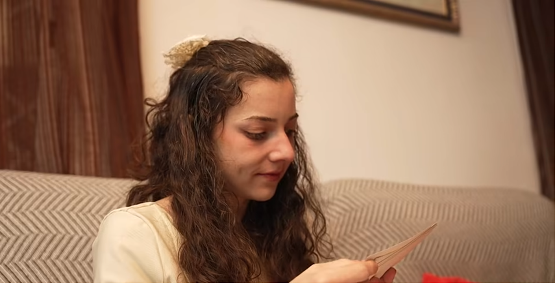 Noelia Castillo Ramos giving an interview | Source: Facebook/Antena 3 Noticias