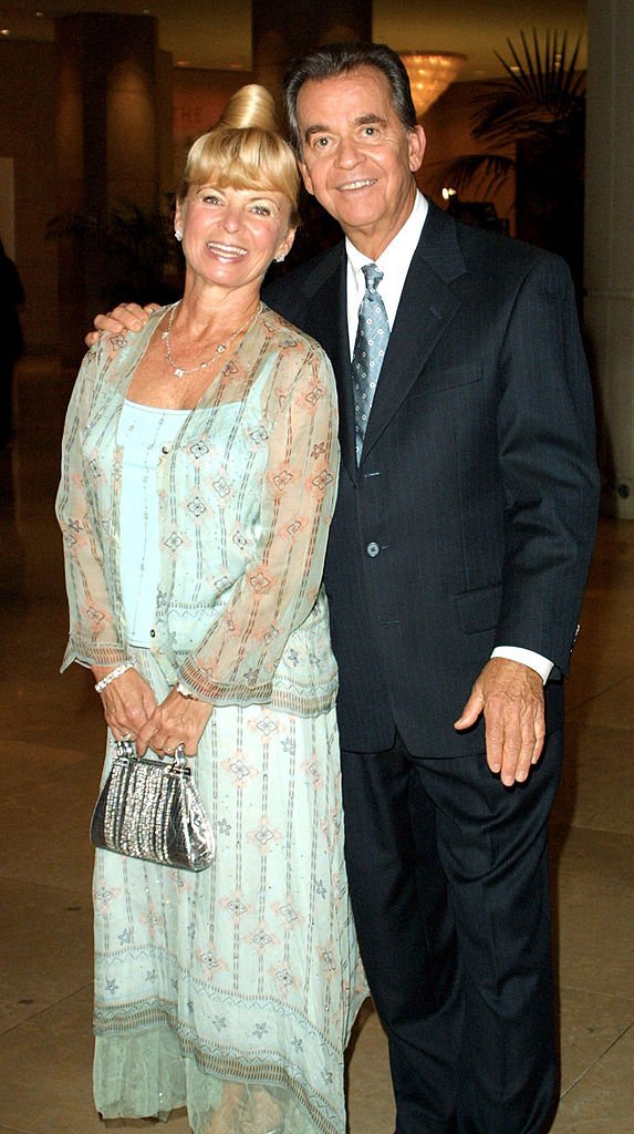 Dick and Kari Clark at the Big Brothers Big Sisters Gala and Auction Benefit October 12, 2001 | Photo: GettyImages