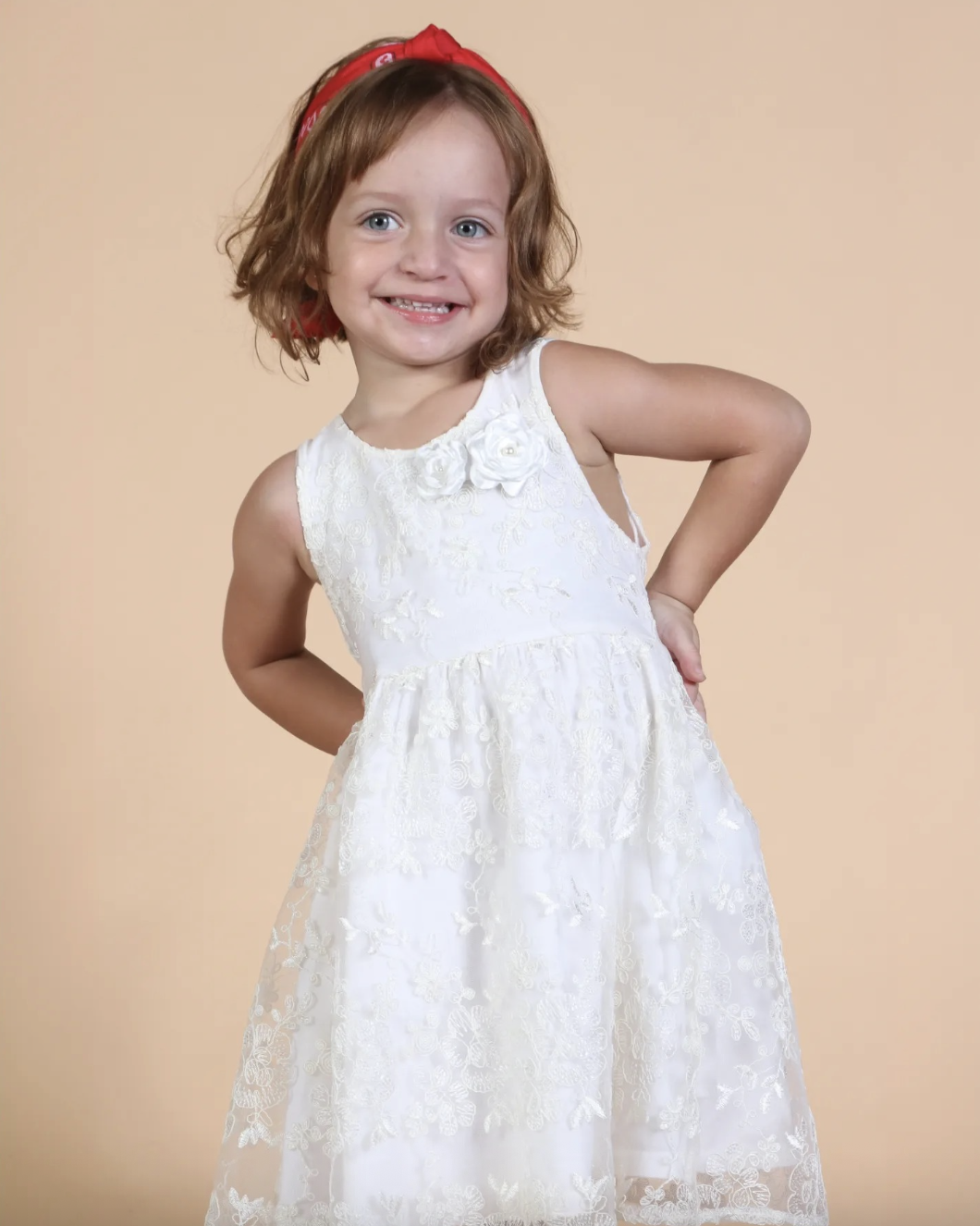 Alice Brasil Souza da Paz is seen in beautiful white dress, dated June 3, 2024 | Source: Facebook/dayana.brasil.5