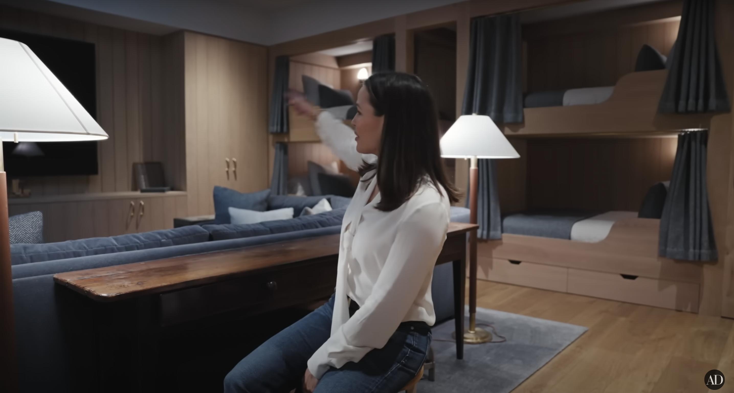 Jennifer Garner's TV room, also known as the bunk room, dated September 3, 2024 | Source: YouTube/@Archdigest