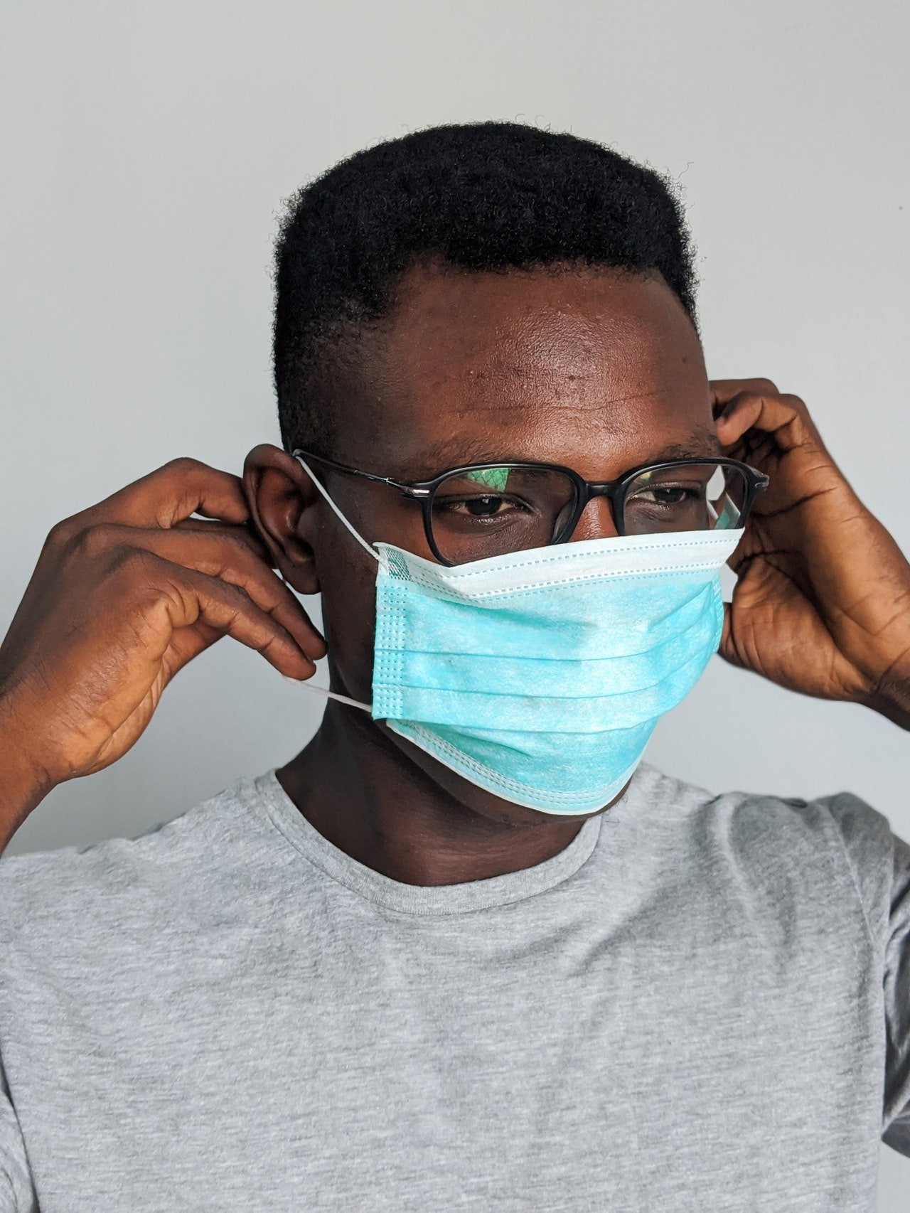 Photo of a man wearing wearing a face mask | Photo: Pexels