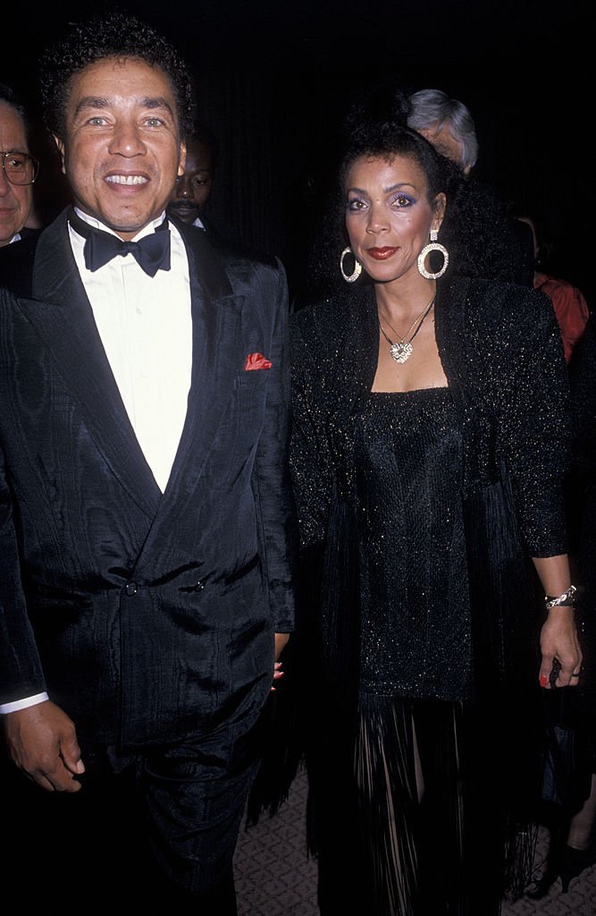 Smokey Robinson and Claudette Rogers at the 21st Annual Songwriter's Hall of Fame, 1990  in New York | Photo: Getty Images