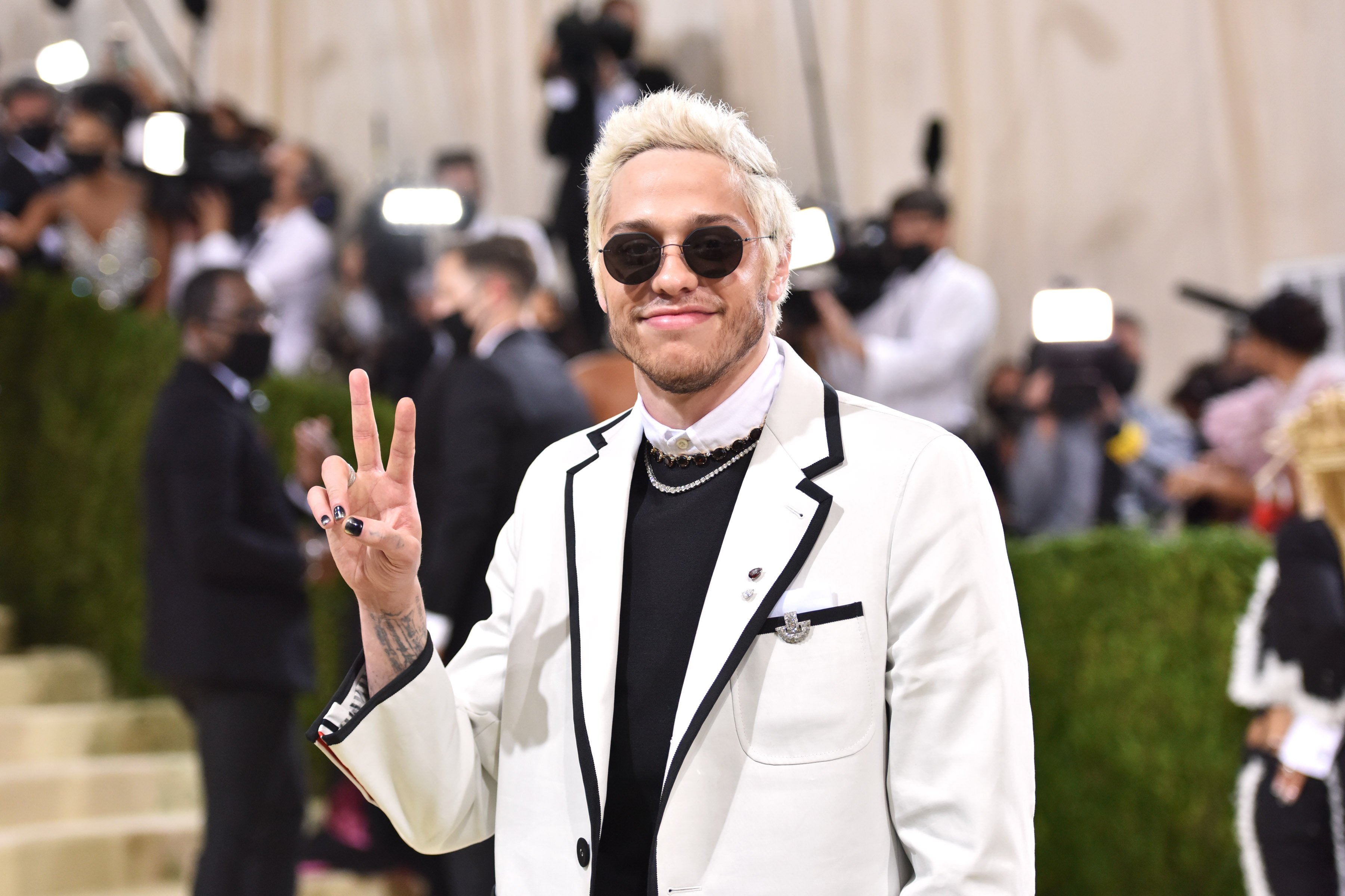 Pete Davidson attends the 2021 Costume Institute Benefit - In America: A Lexicon of Fashion at the Metropolitan Museum of Art on September 13, 2021 in New York City. | Source: Getty Images