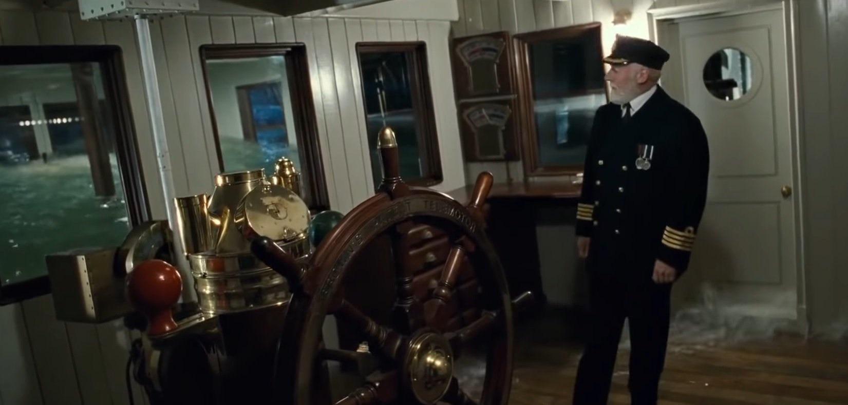 El capitán en la película de James Cameron. | Foto: YouTube/MsMojo