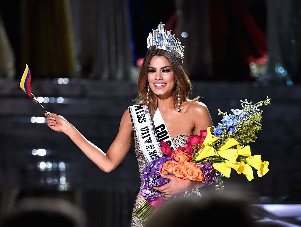 Miss Colombia 2015, Ariadna Gutierrez Arevalo after being wrongly crowned as Miss Universe by Steve Harvey. | Photo: Getty Images